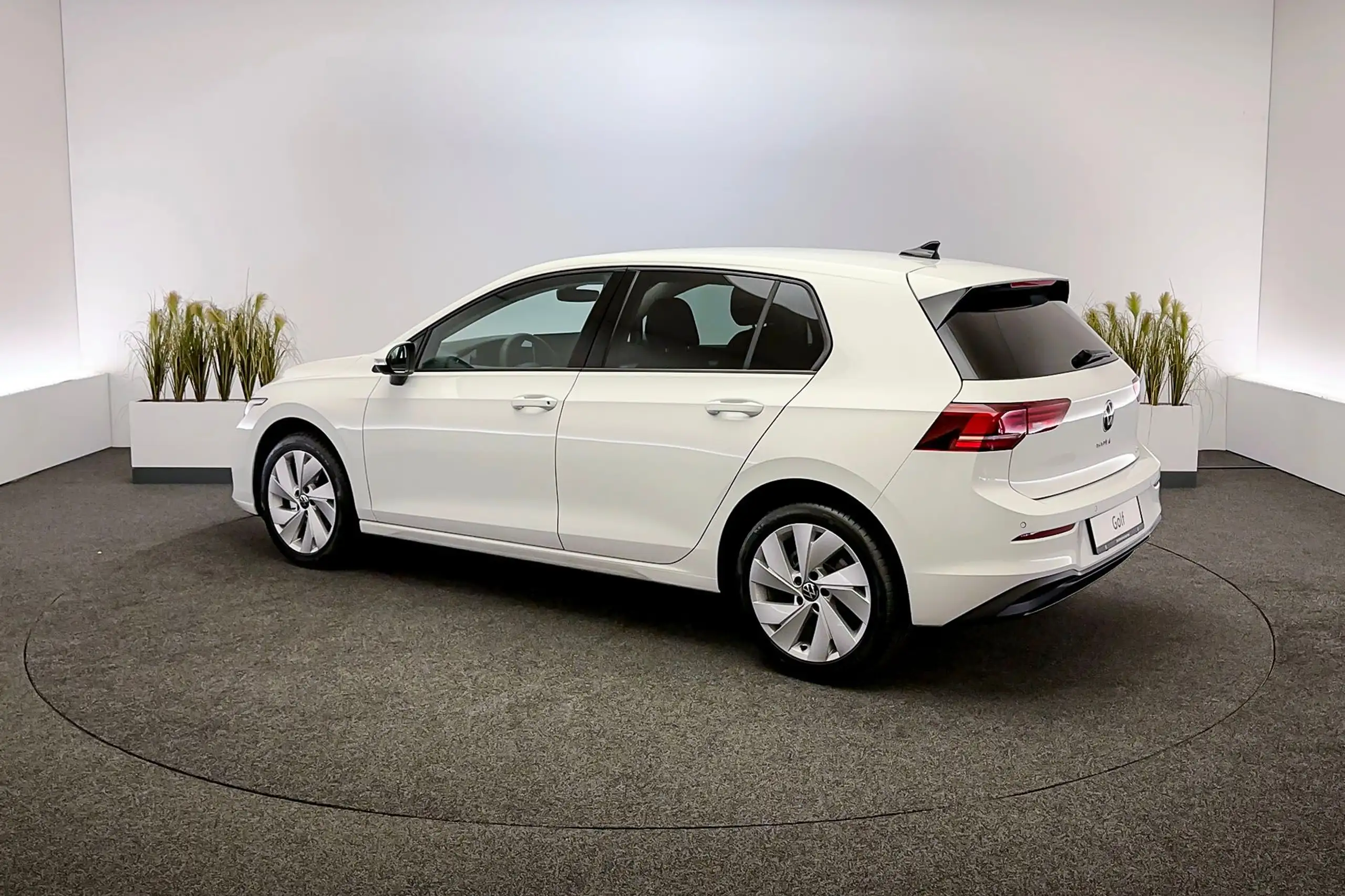 Volkswagen - Golf