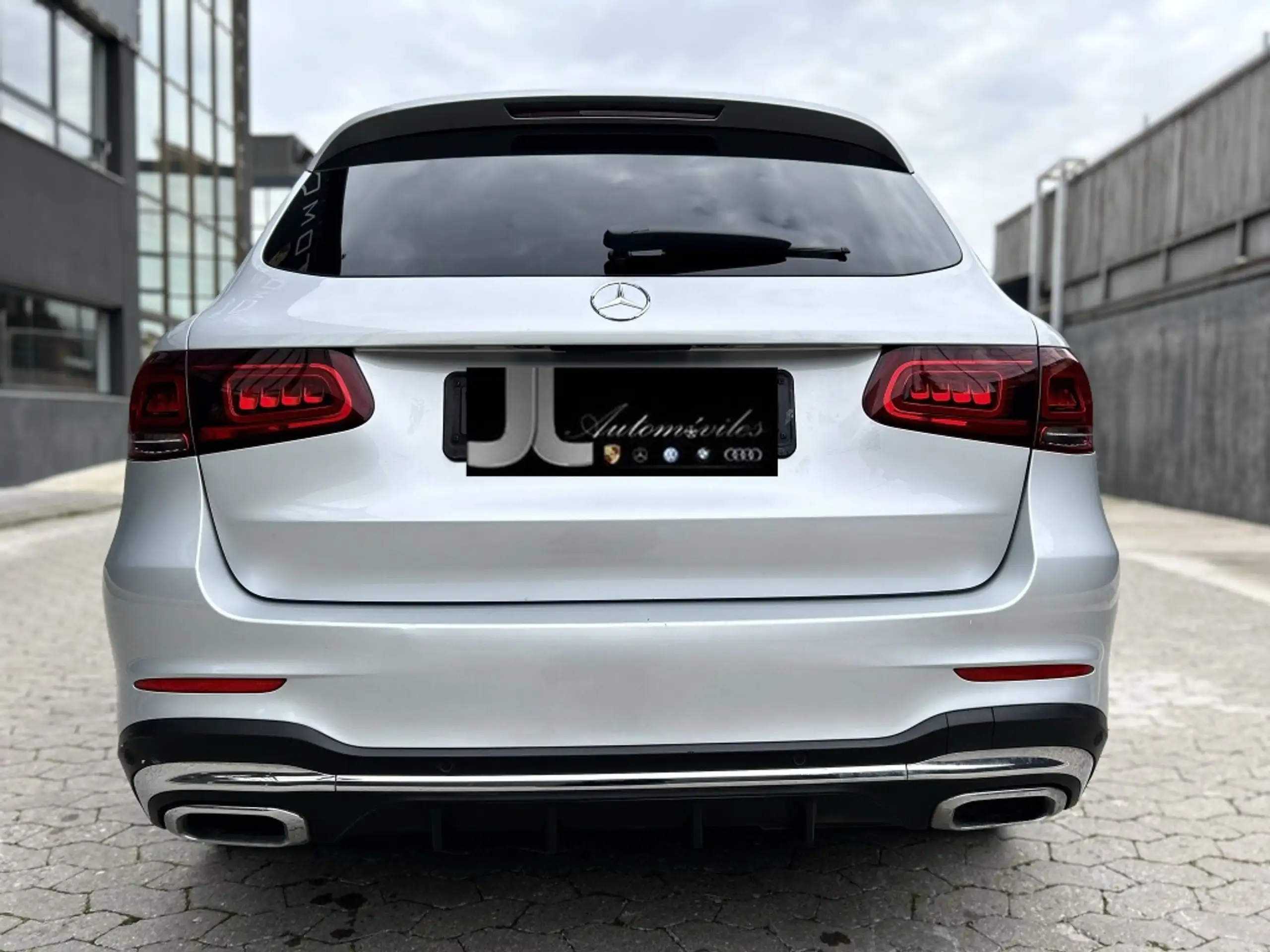 Mercedes-Benz - GLC 200