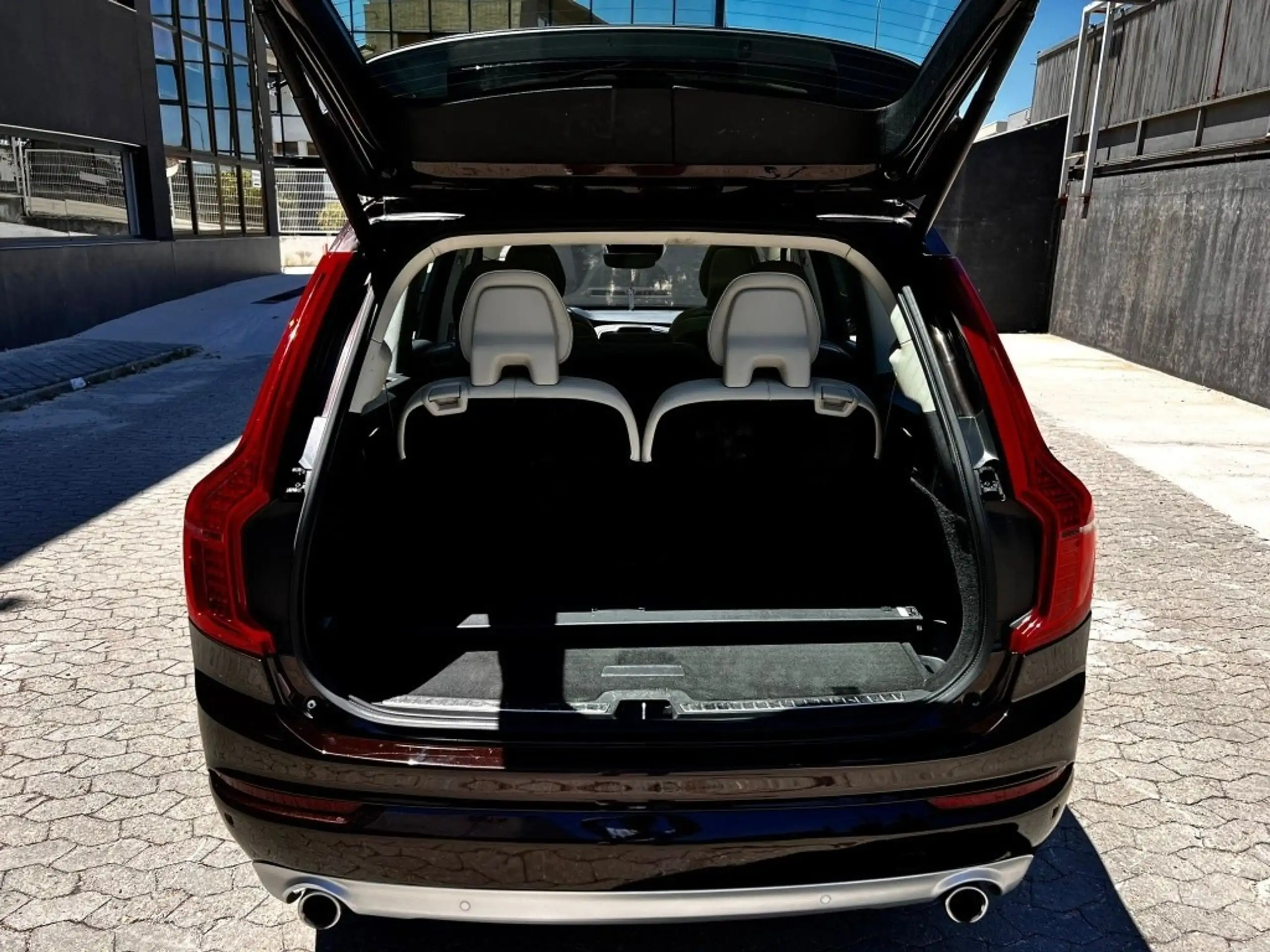 Volvo - XC90