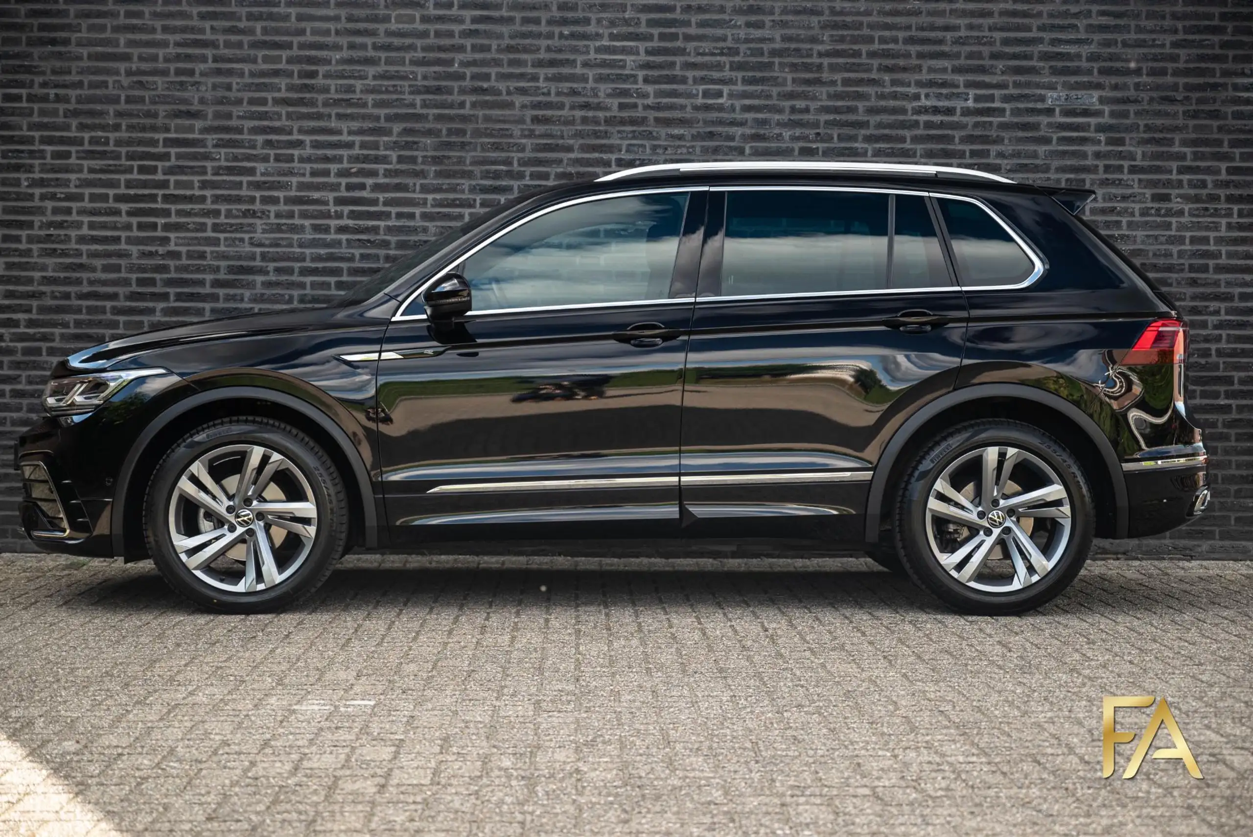 Volkswagen - Tiguan