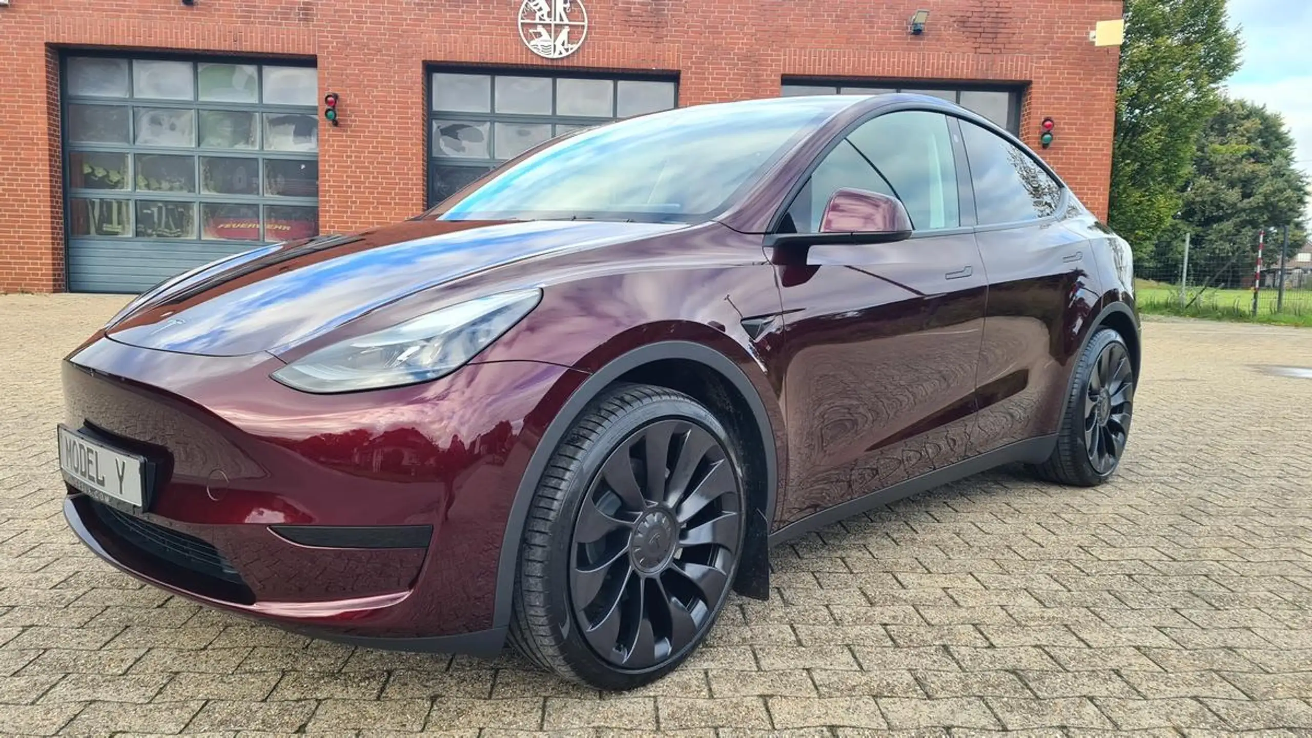 Tesla - Model Y