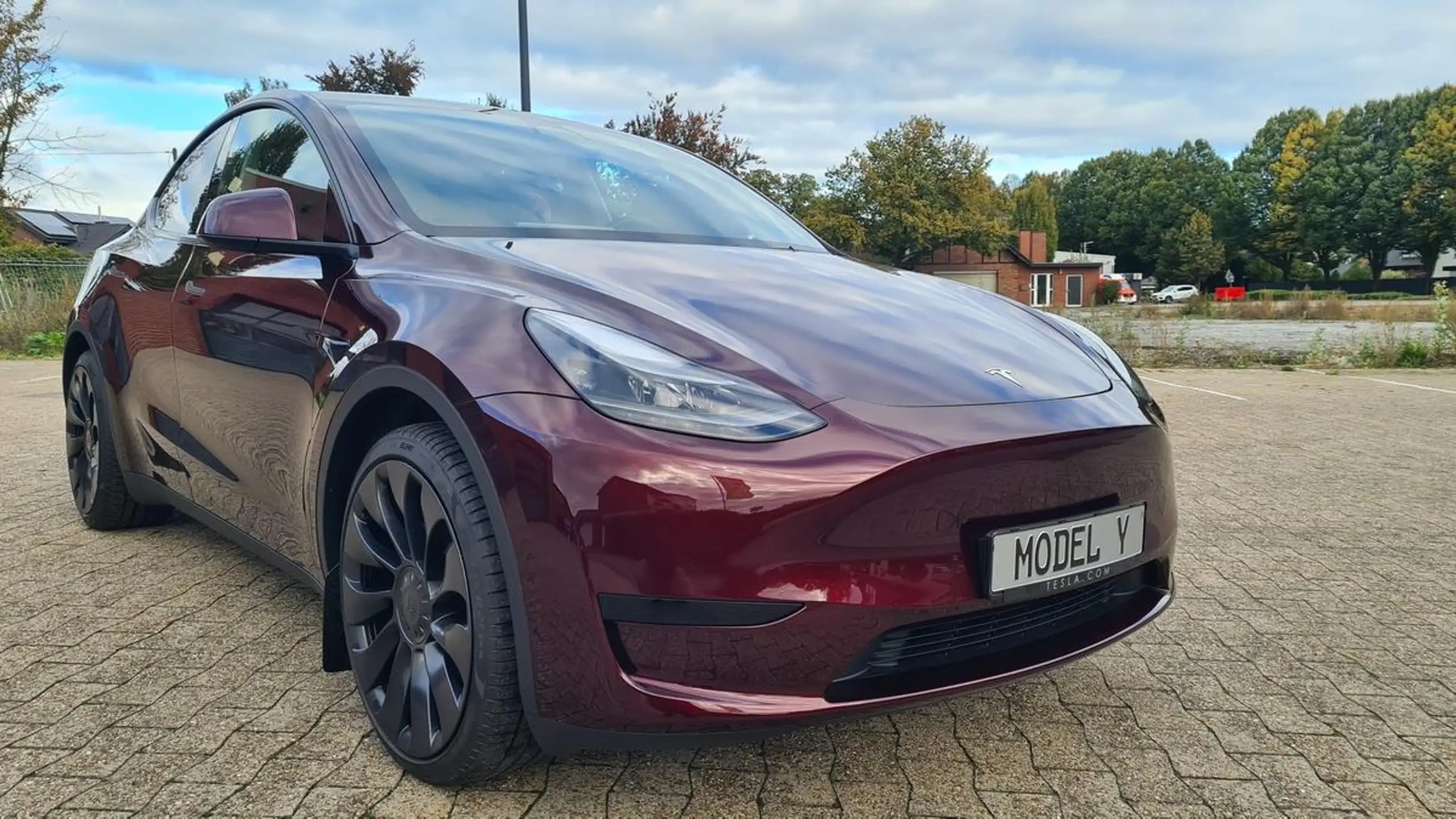 Tesla - Model Y