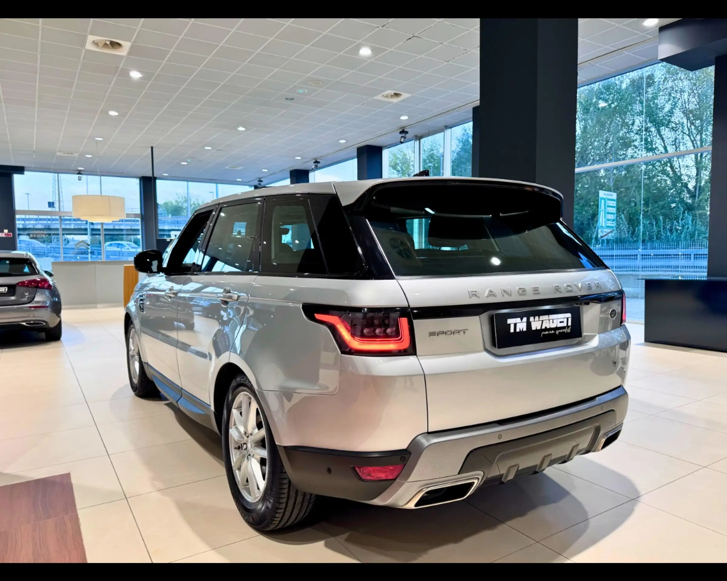 Land Rover - Range Rover Sport