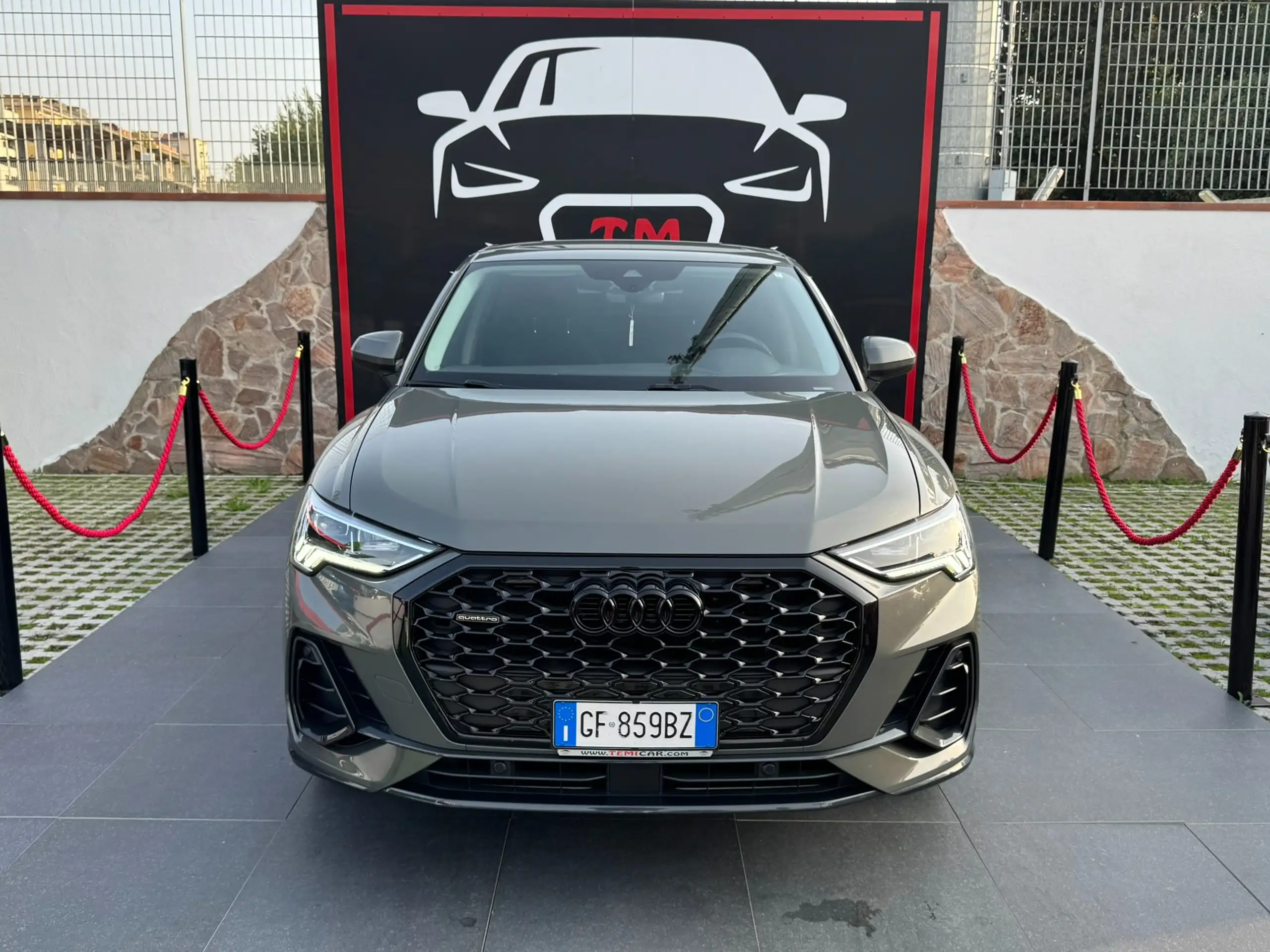 Audi - Q3