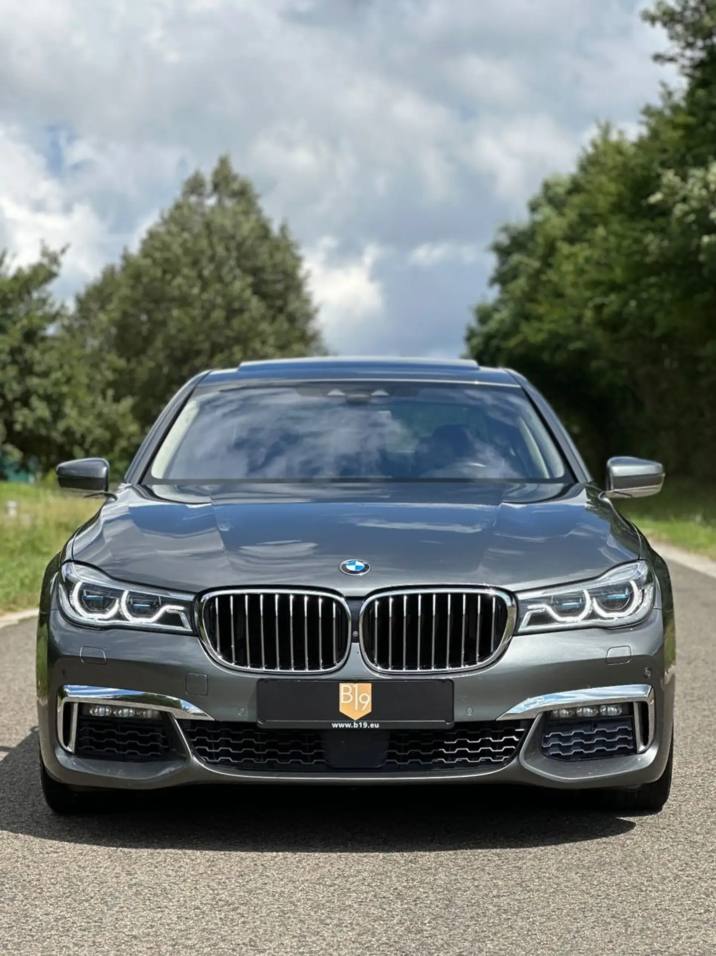 BMW - 750