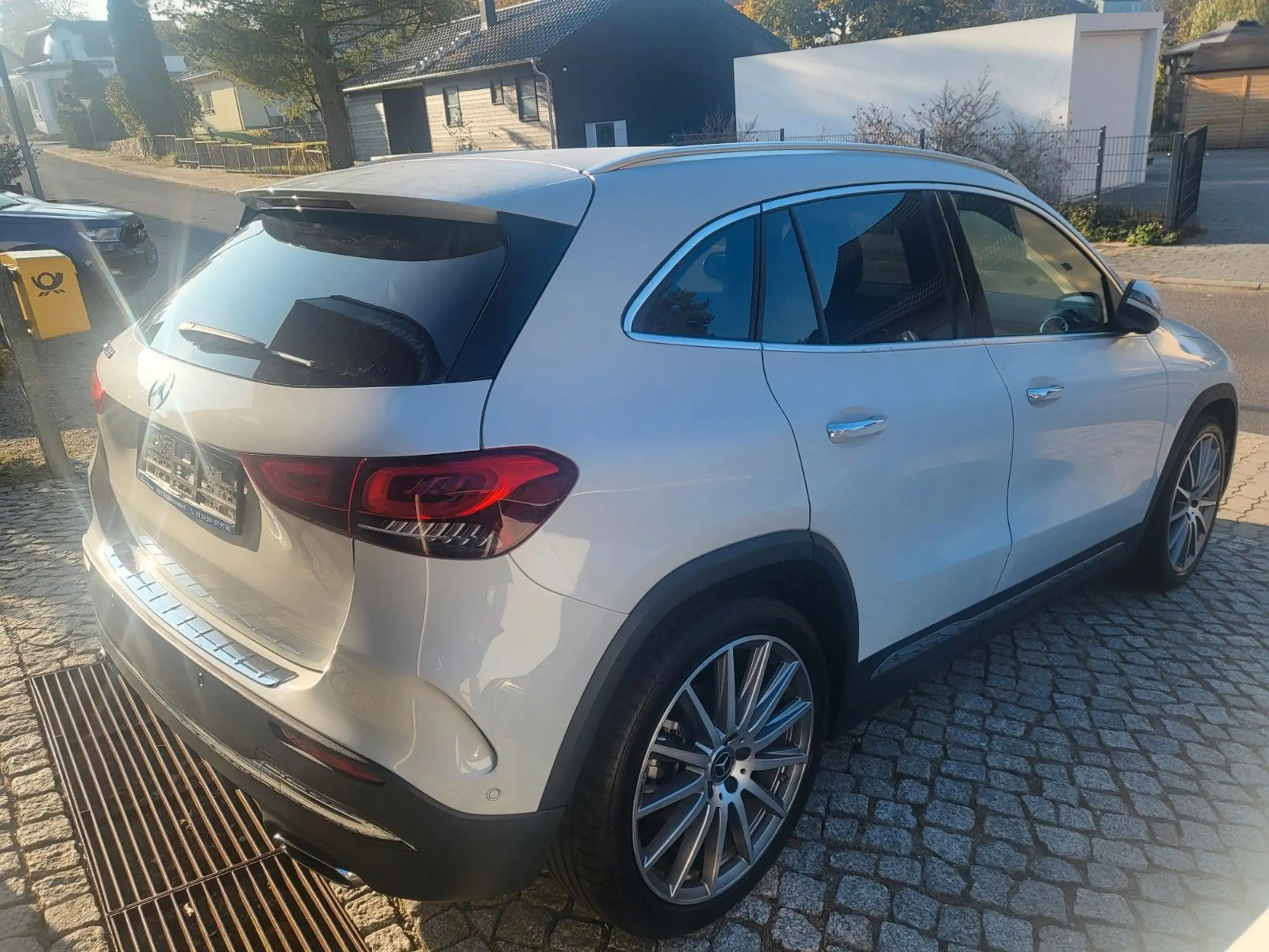 Mercedes-Benz - GLA 200