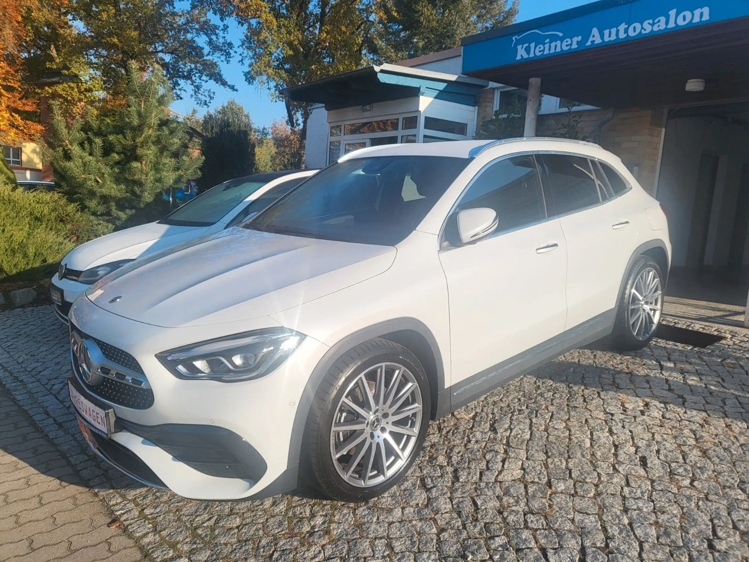 Mercedes-Benz - GLA 200