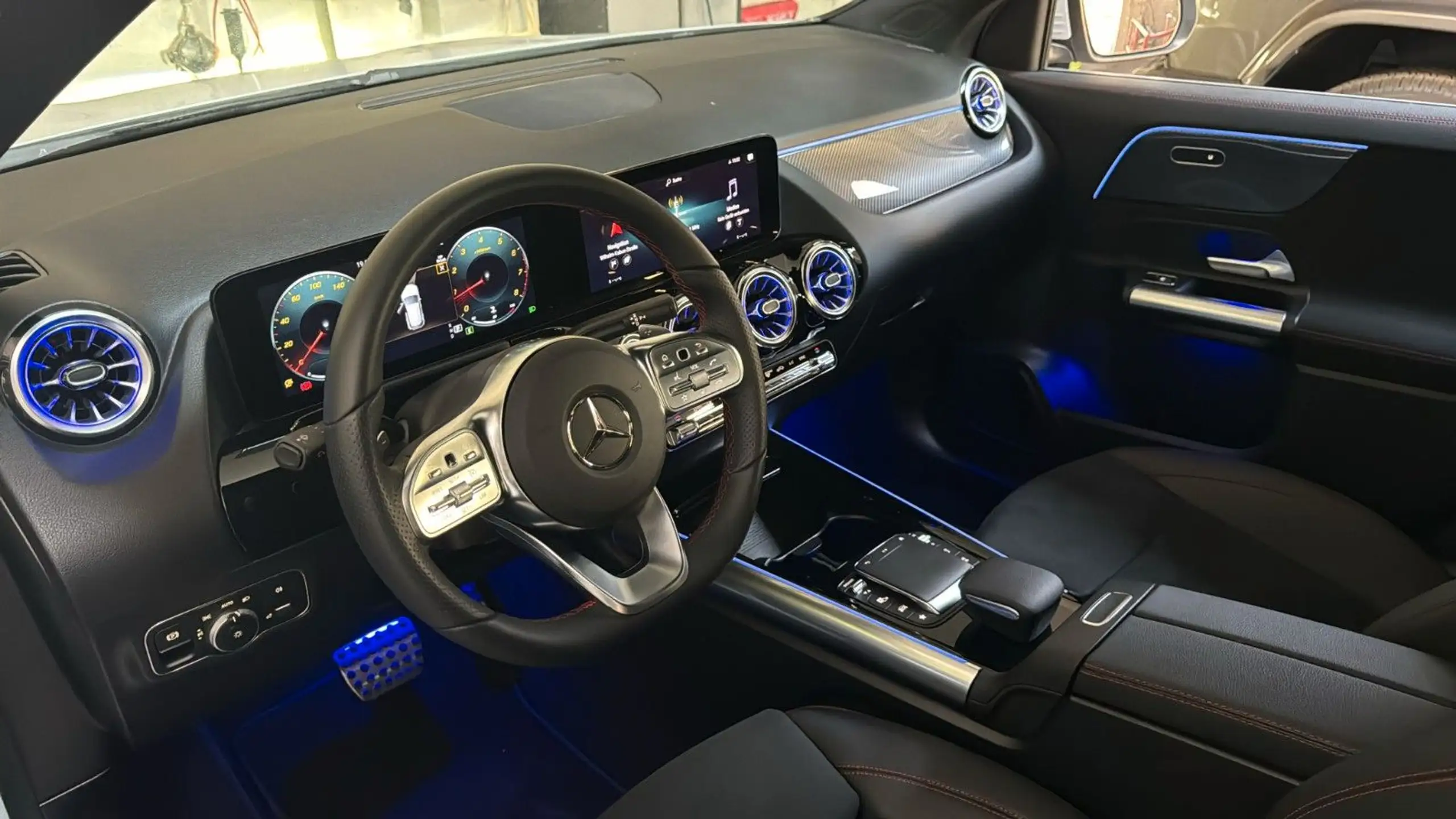 Mercedes-Benz - GLA 200