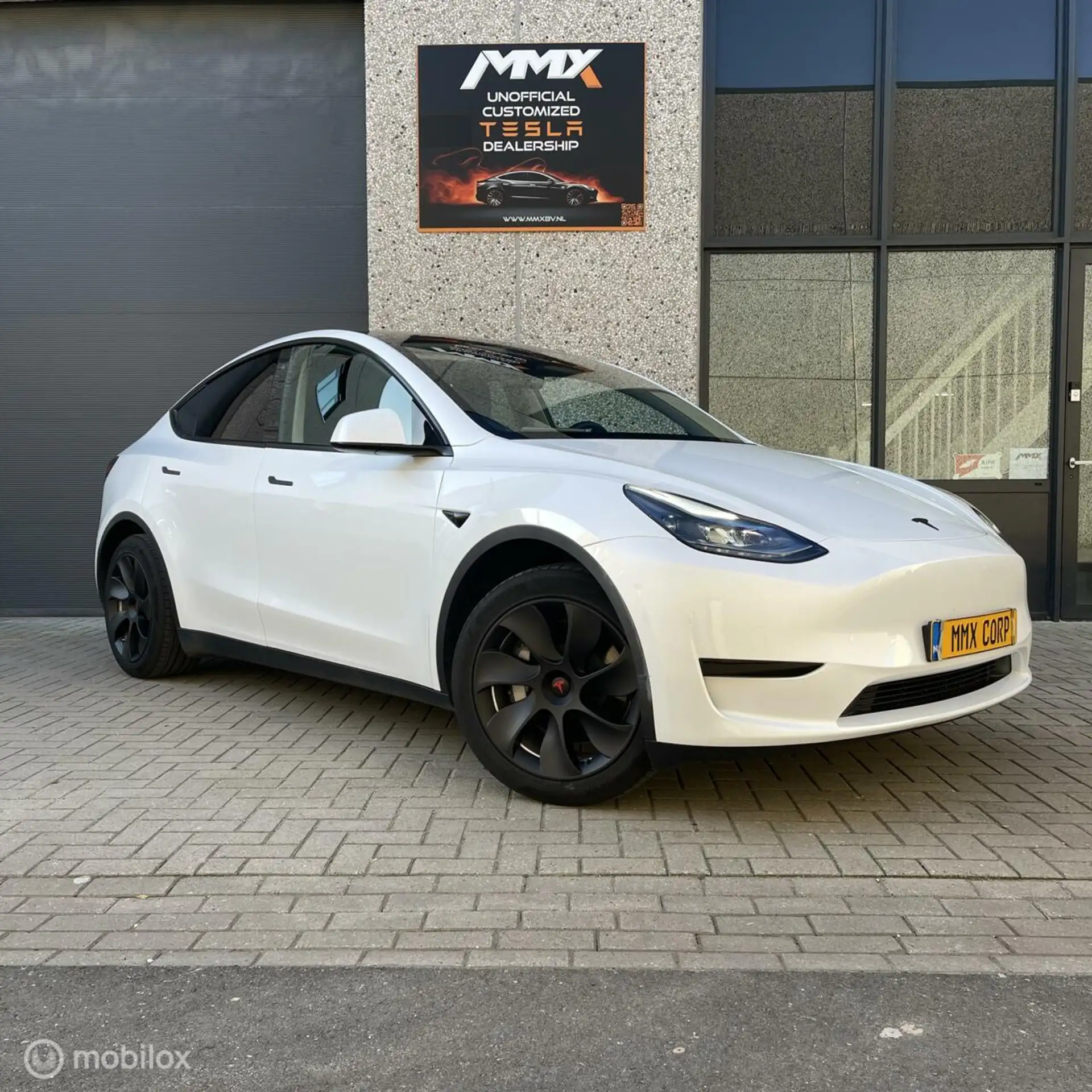 Tesla - Model Y