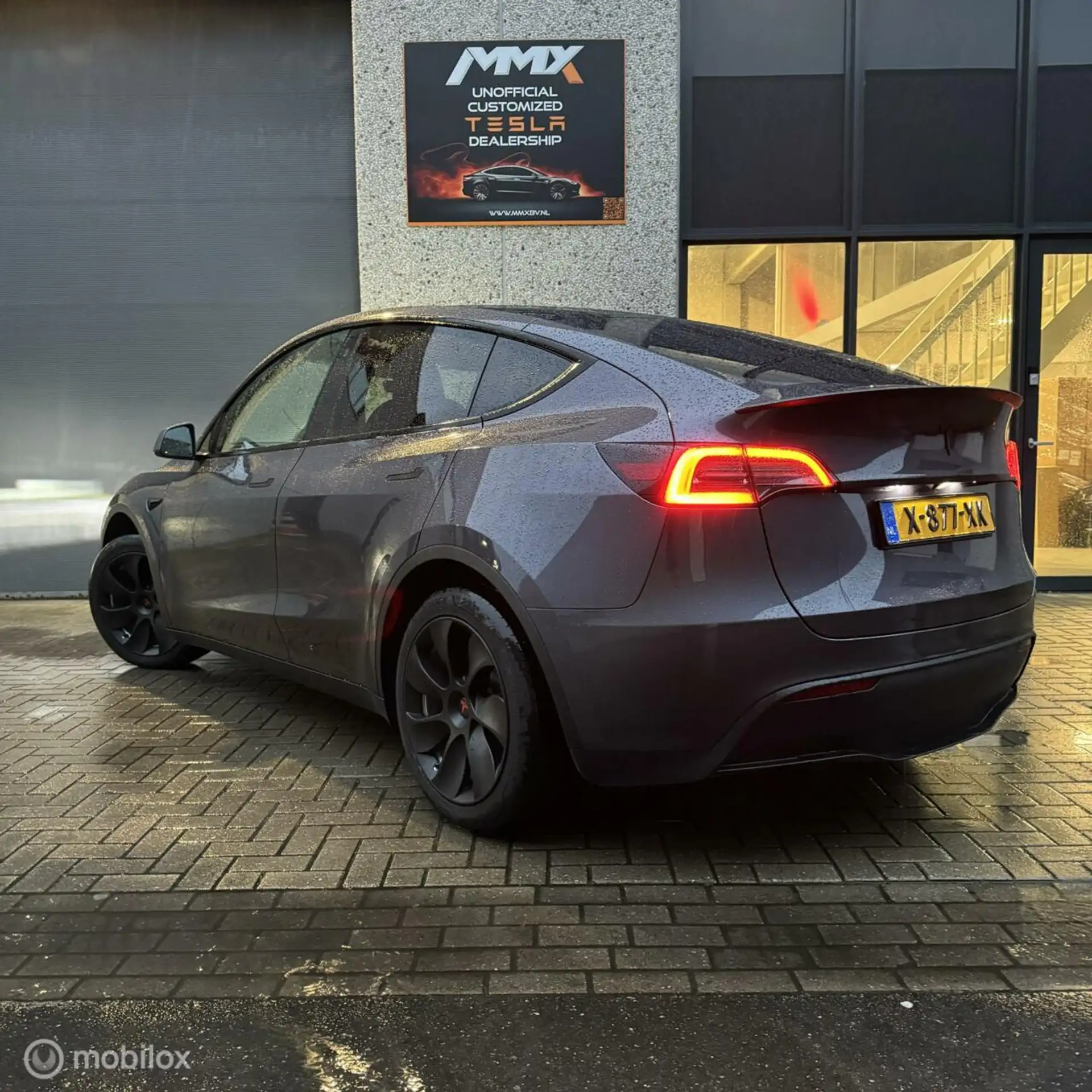 Tesla - Model Y