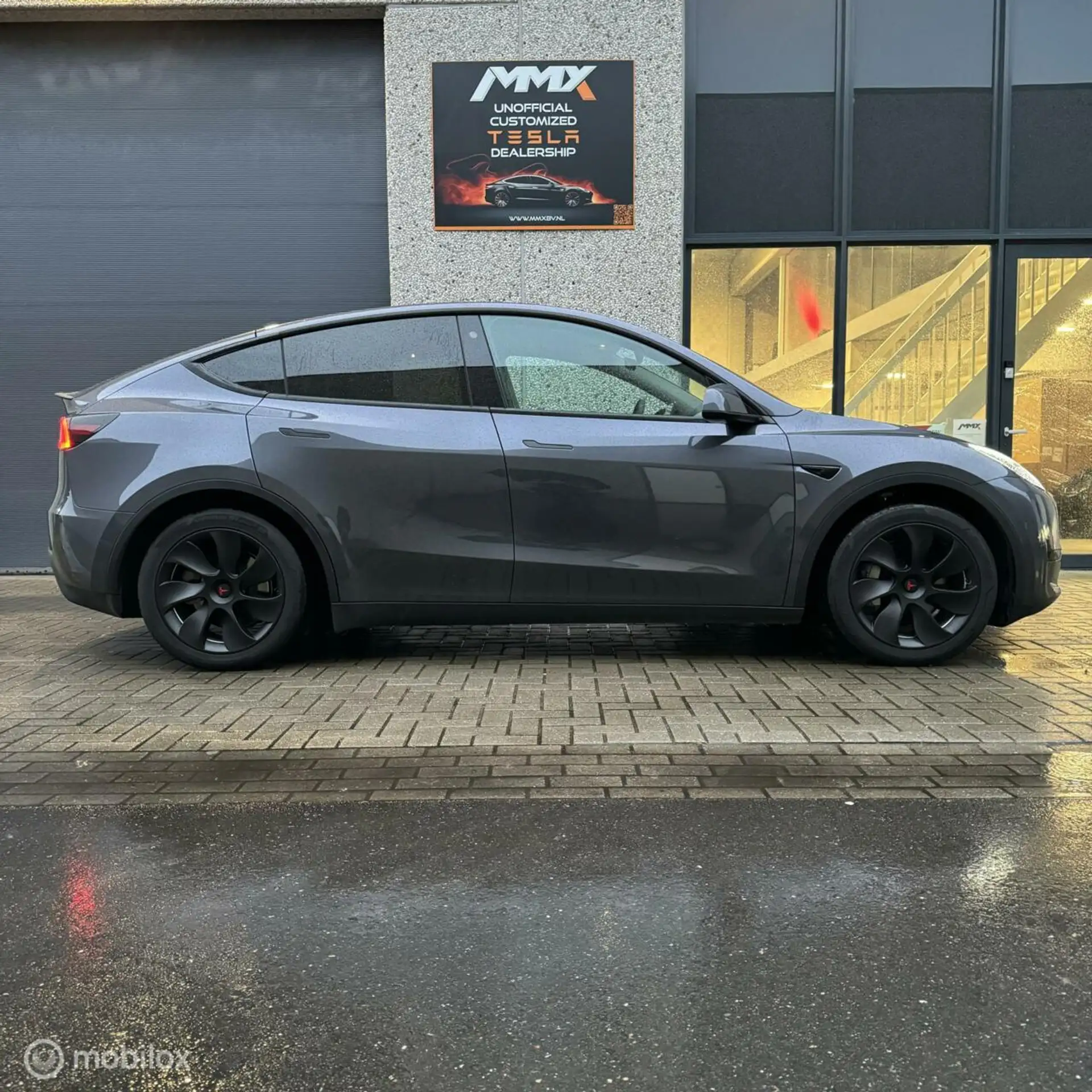 Tesla - Model Y