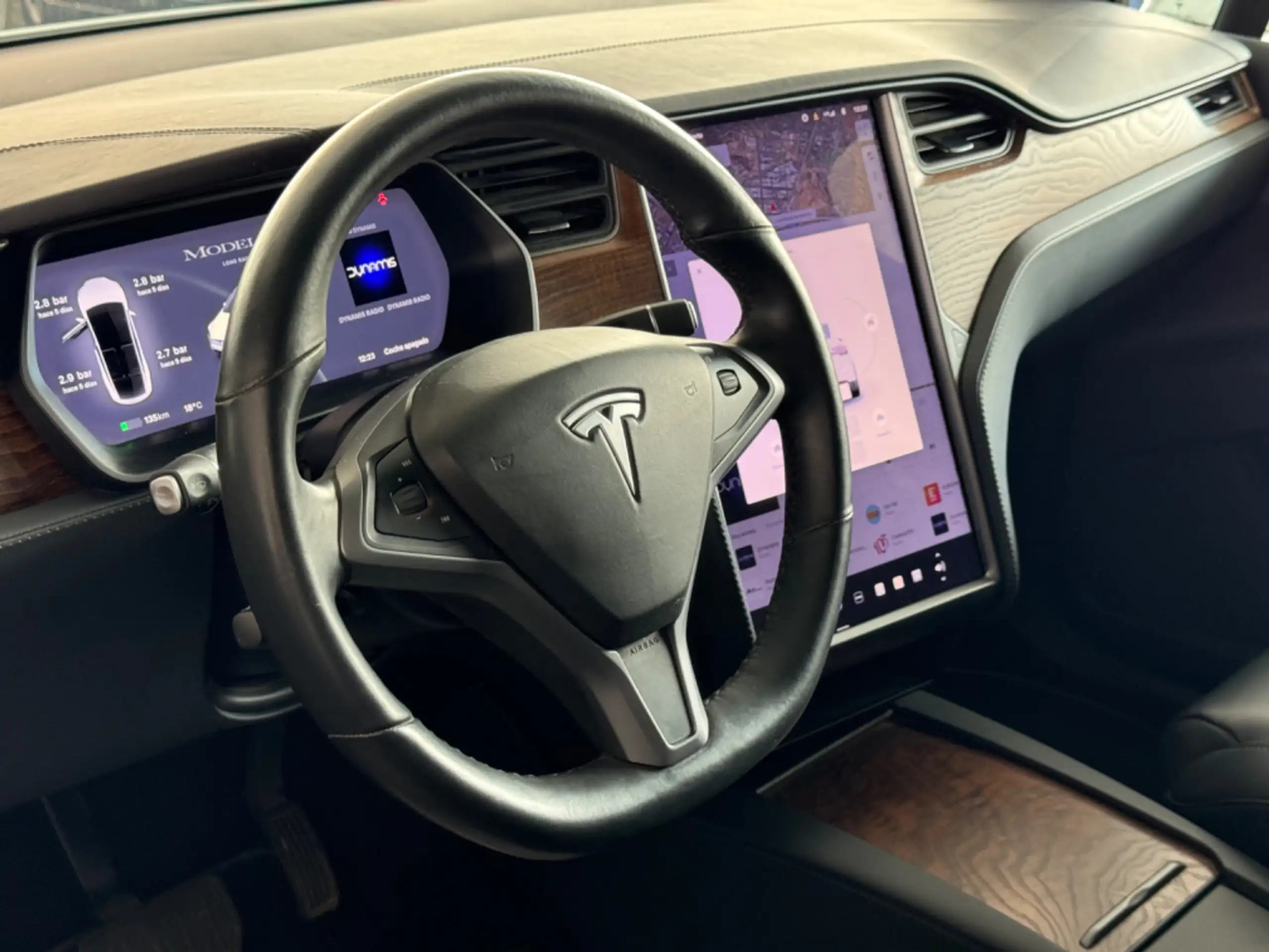 Tesla - Model X