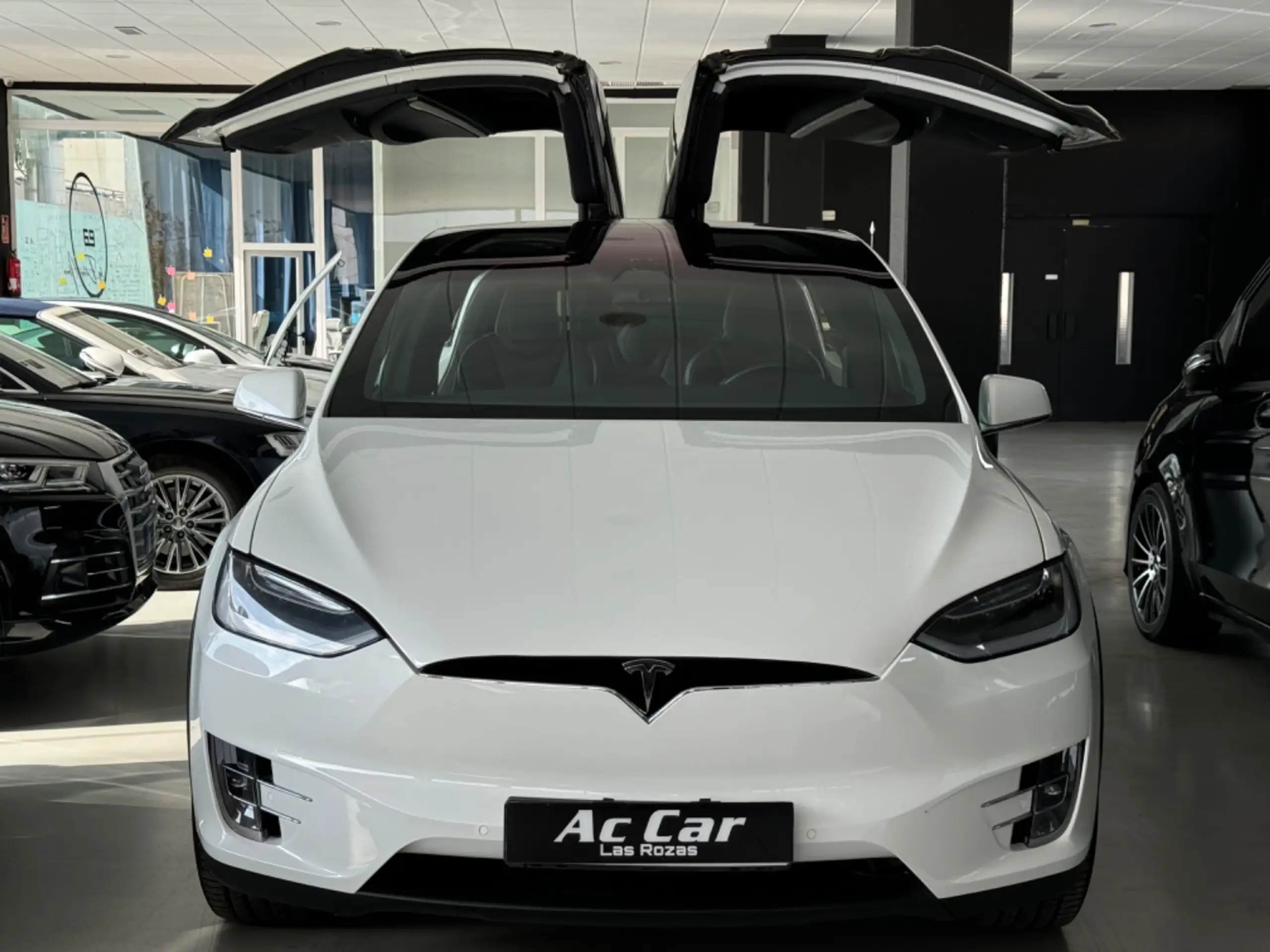 Tesla - Model X