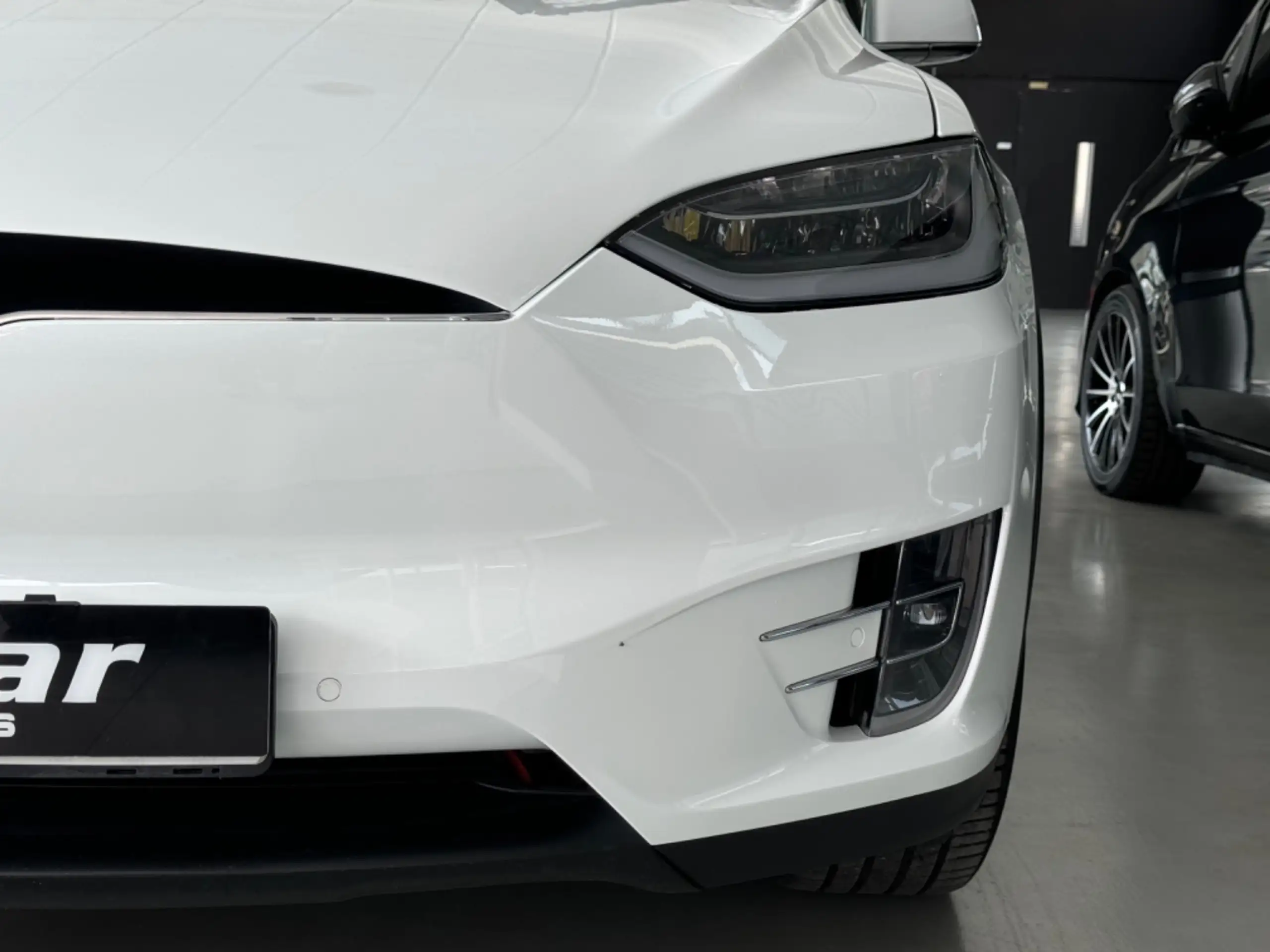 Tesla - Model X