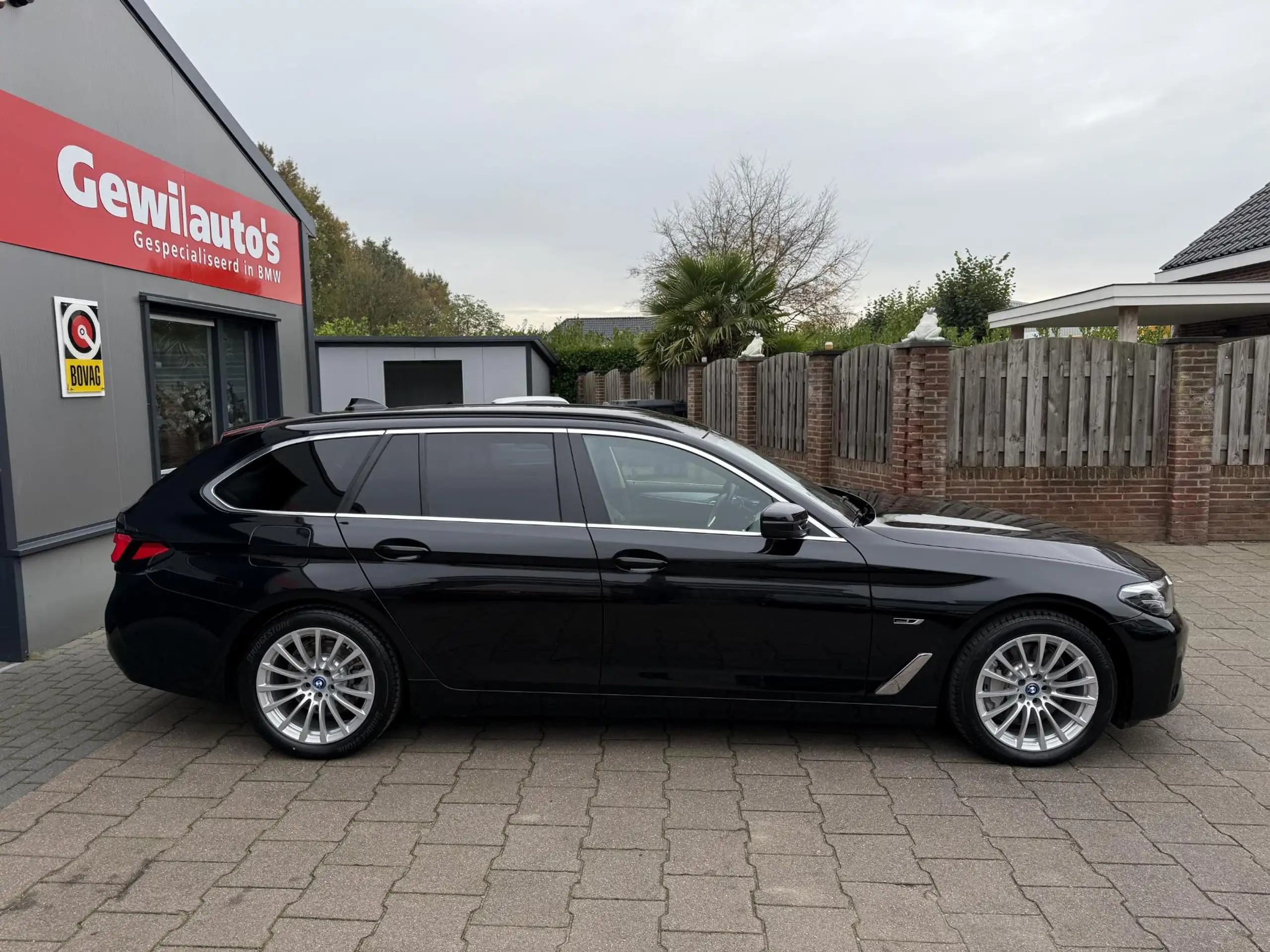 BMW - 530