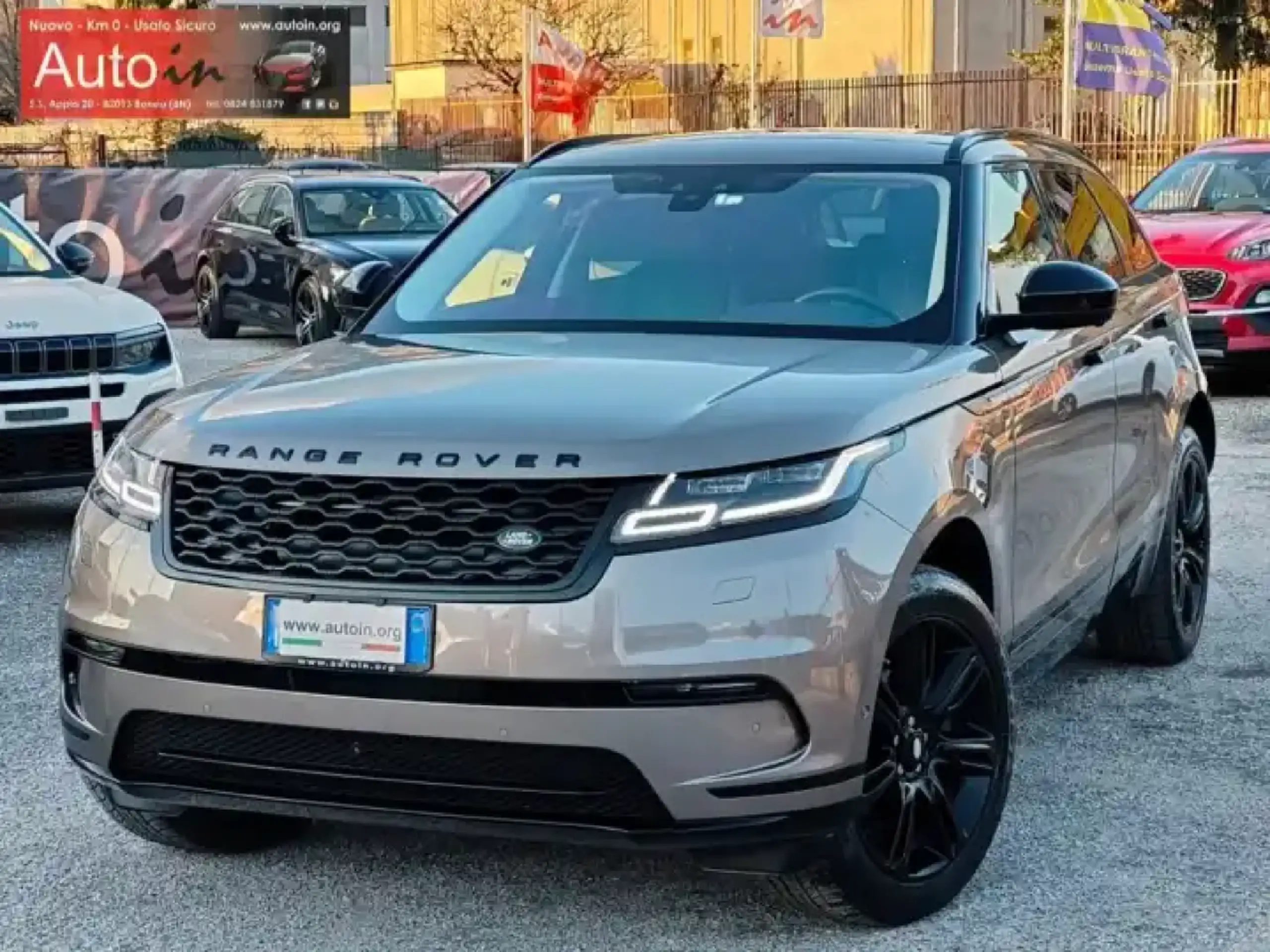 Land Rover - Range Rover Velar