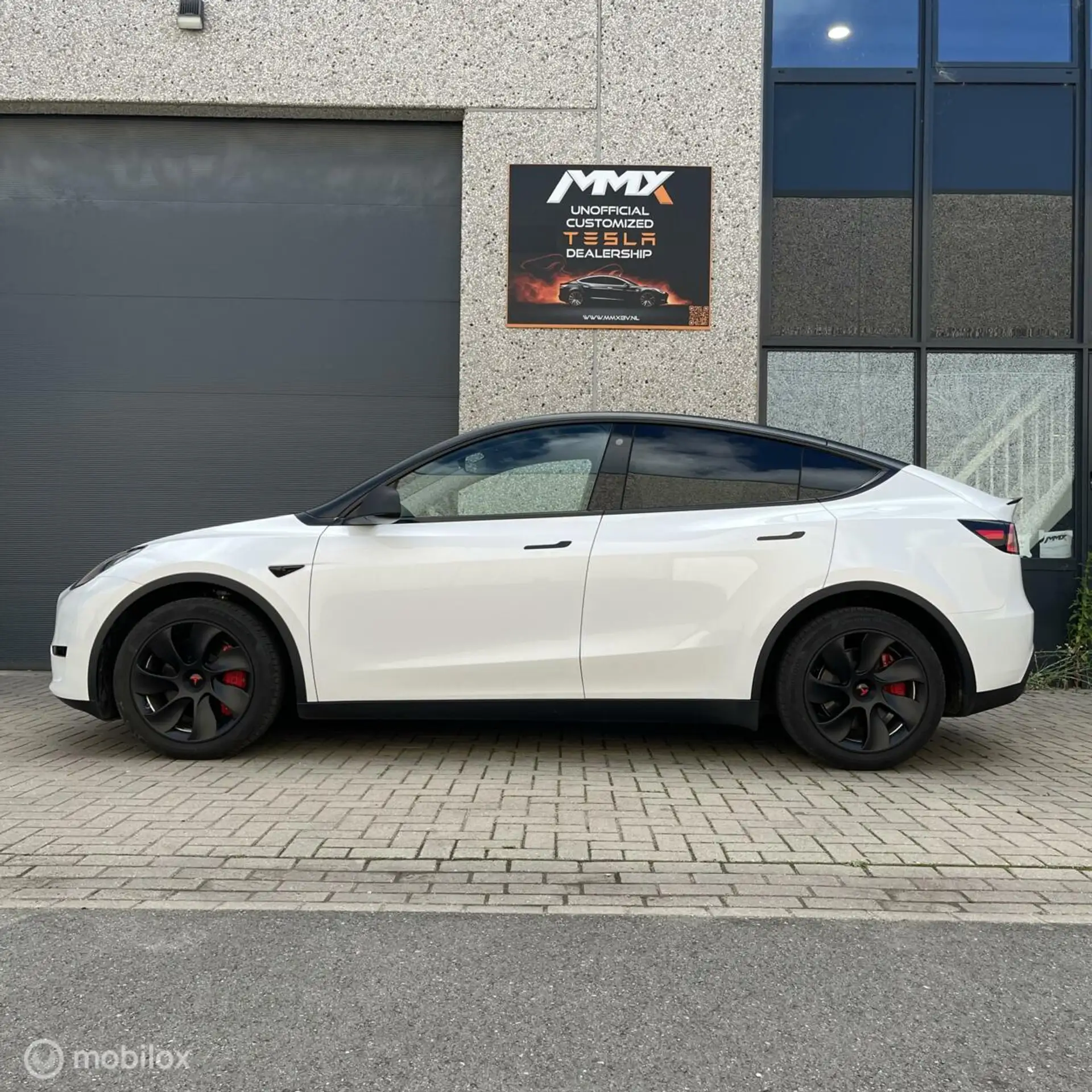 Tesla - Model Y