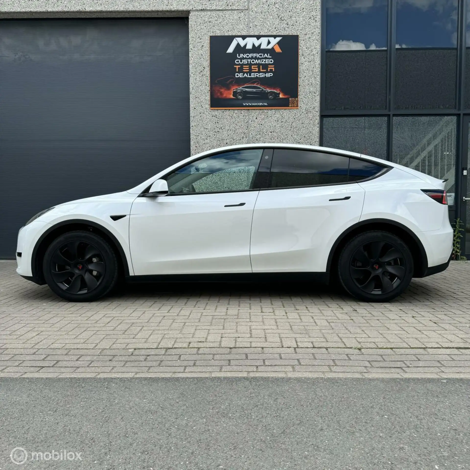 Tesla - Model Y