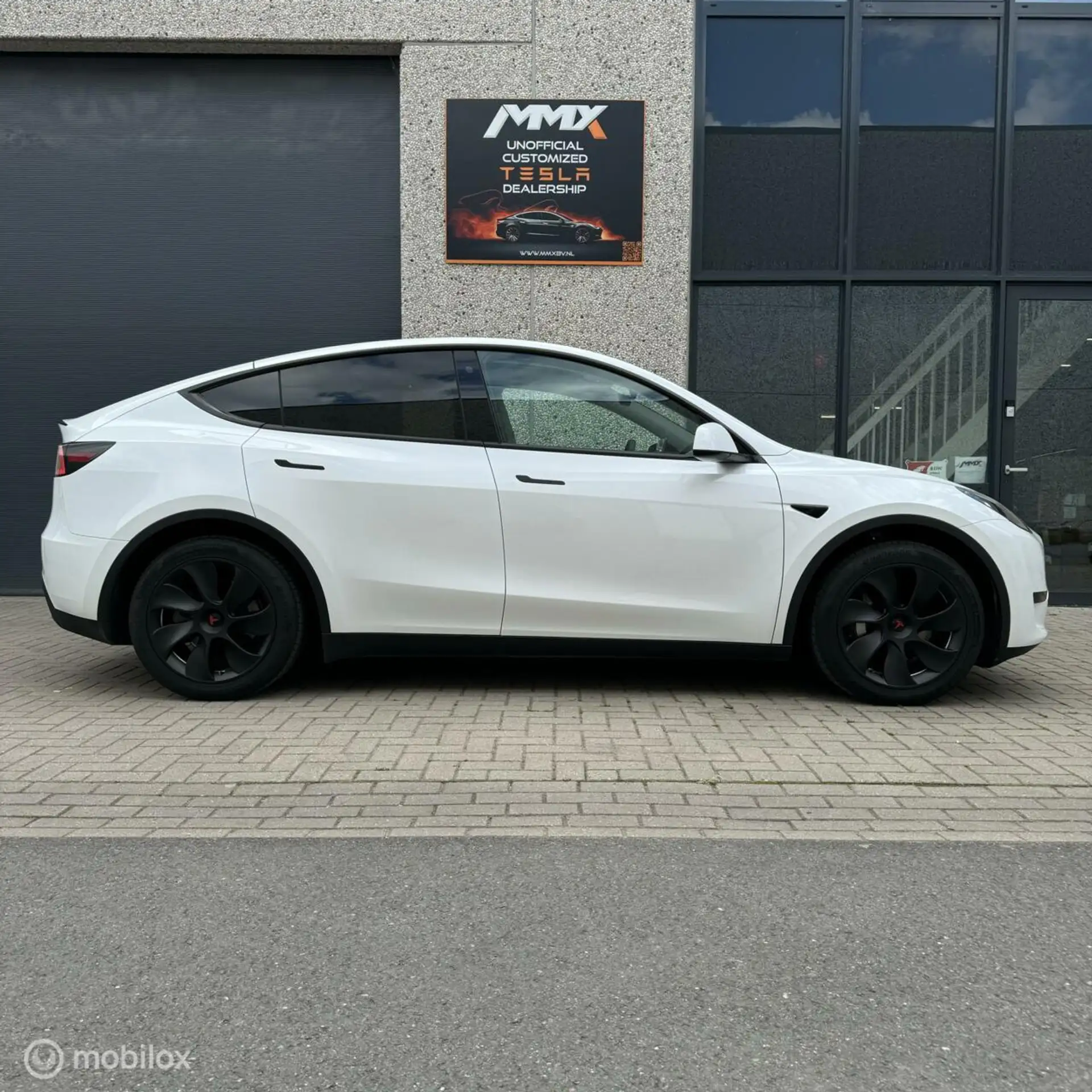 Tesla - Model Y