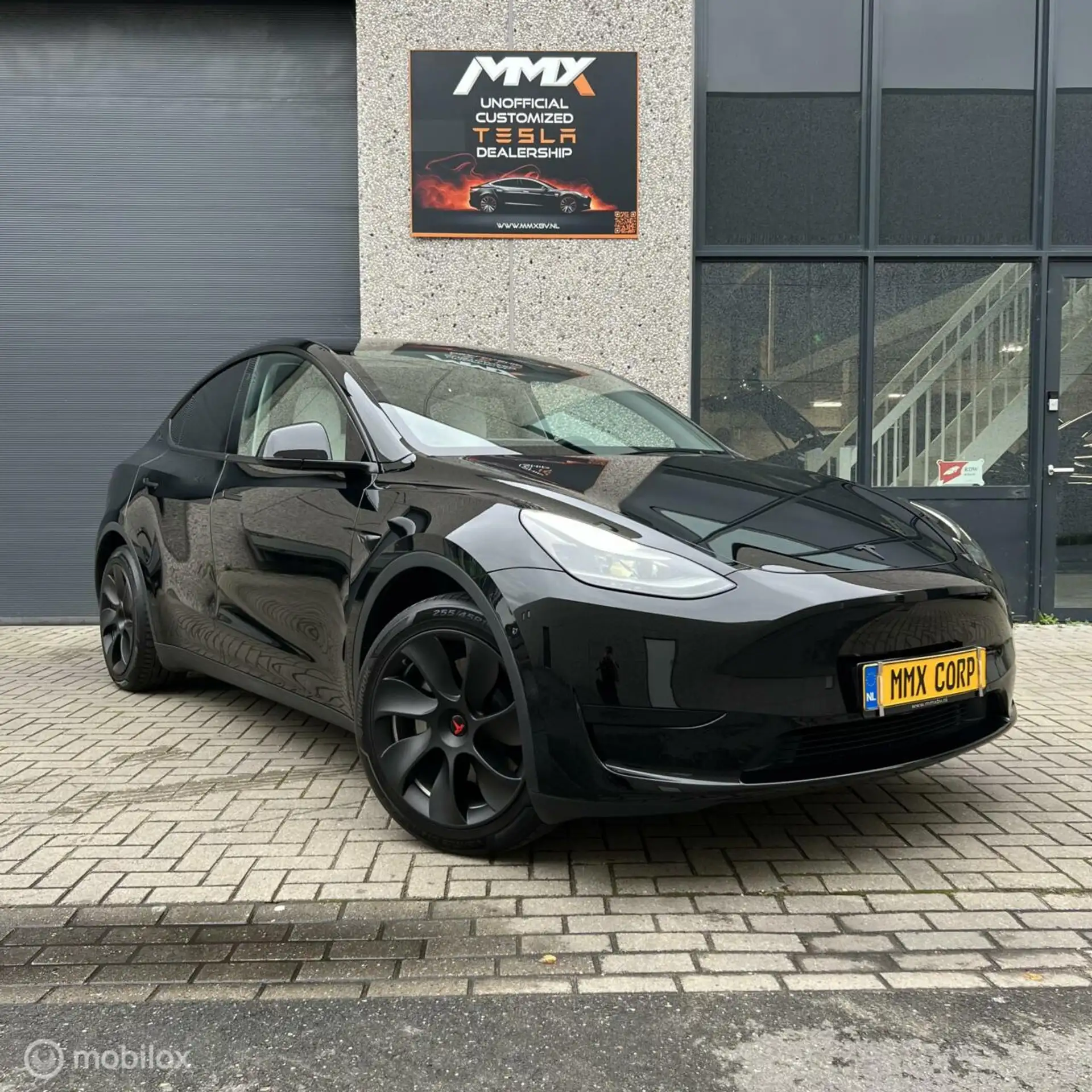 Tesla - Model Y