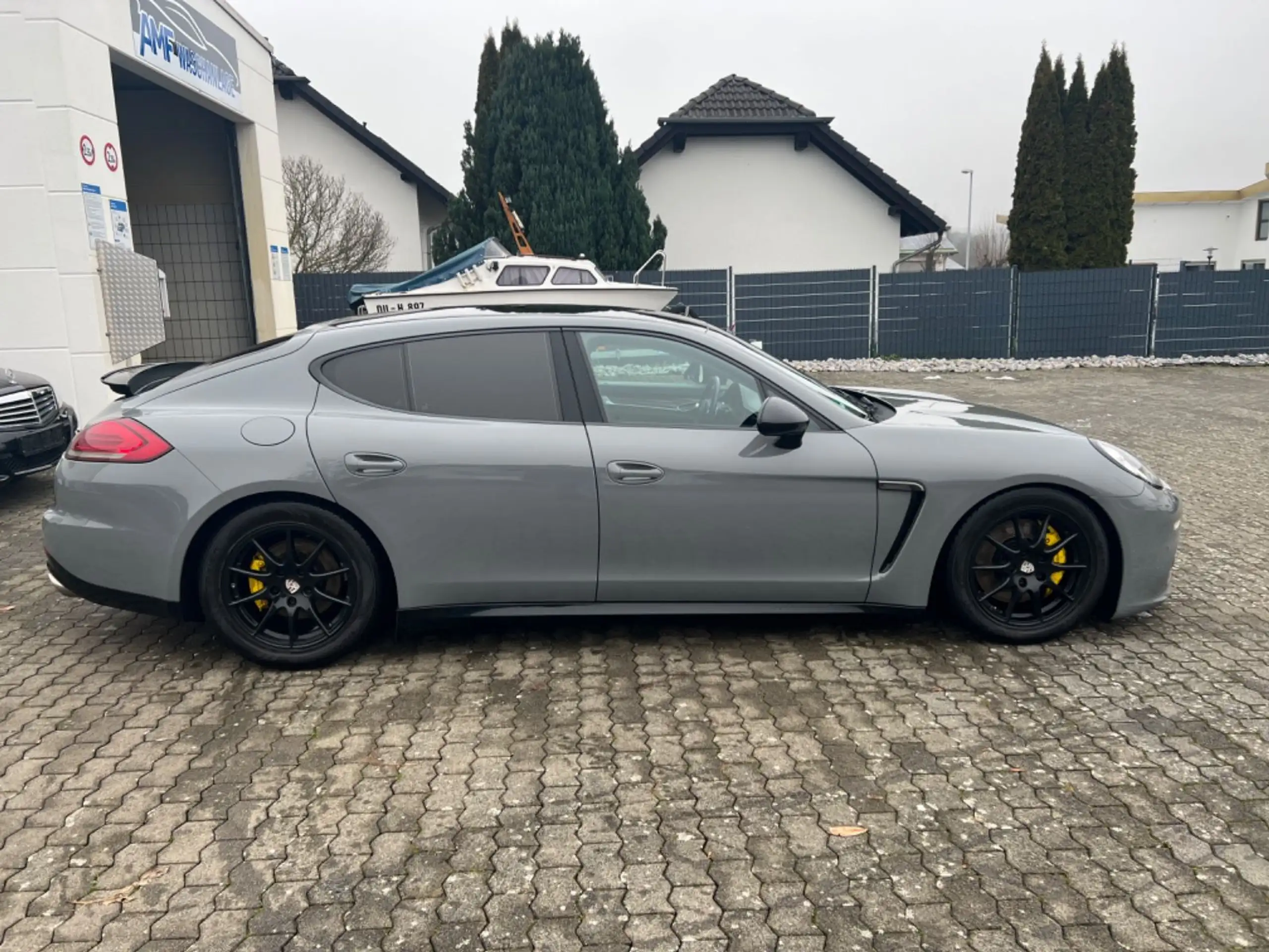 Porsche - Panamera