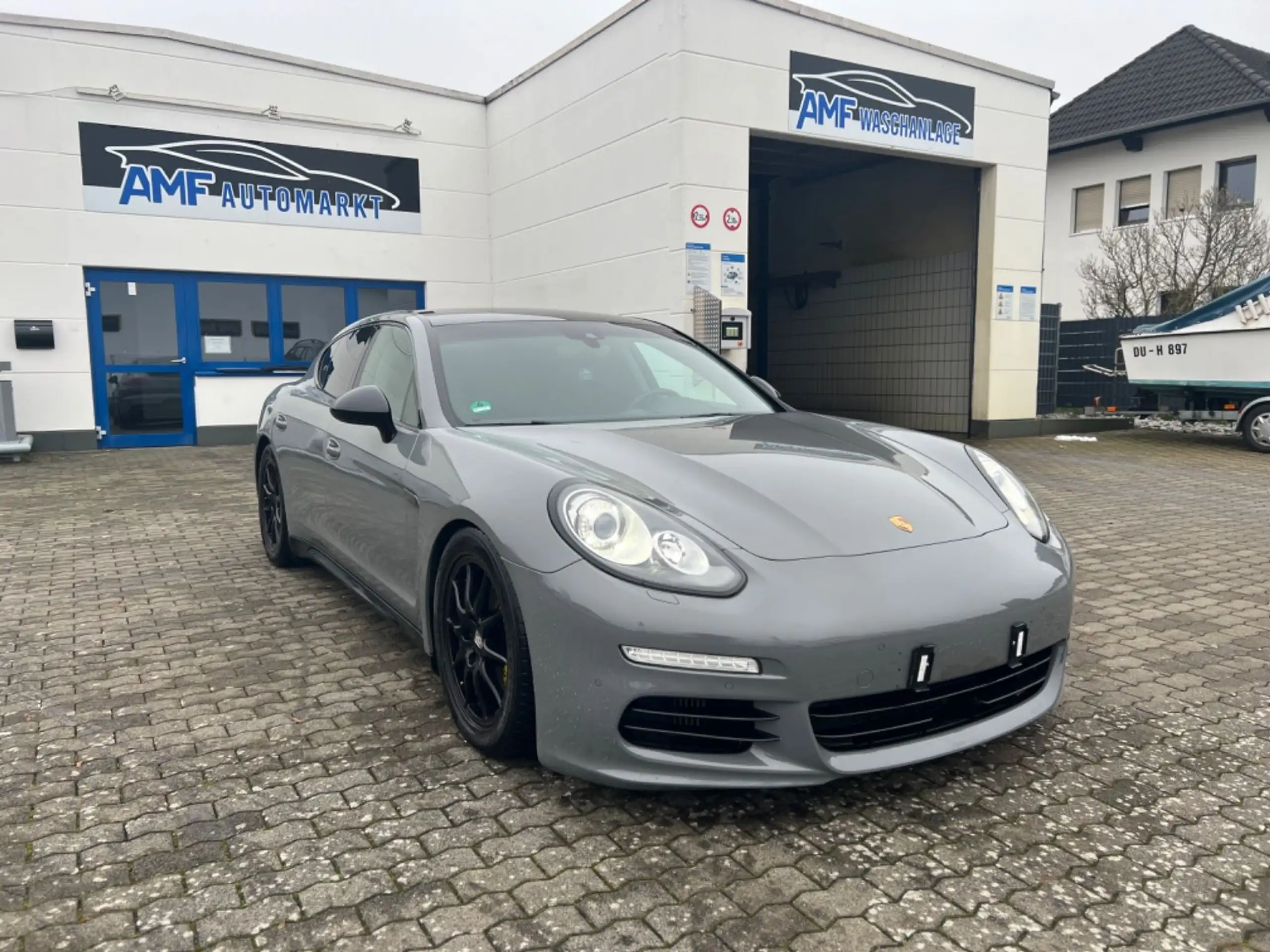 Porsche - Panamera