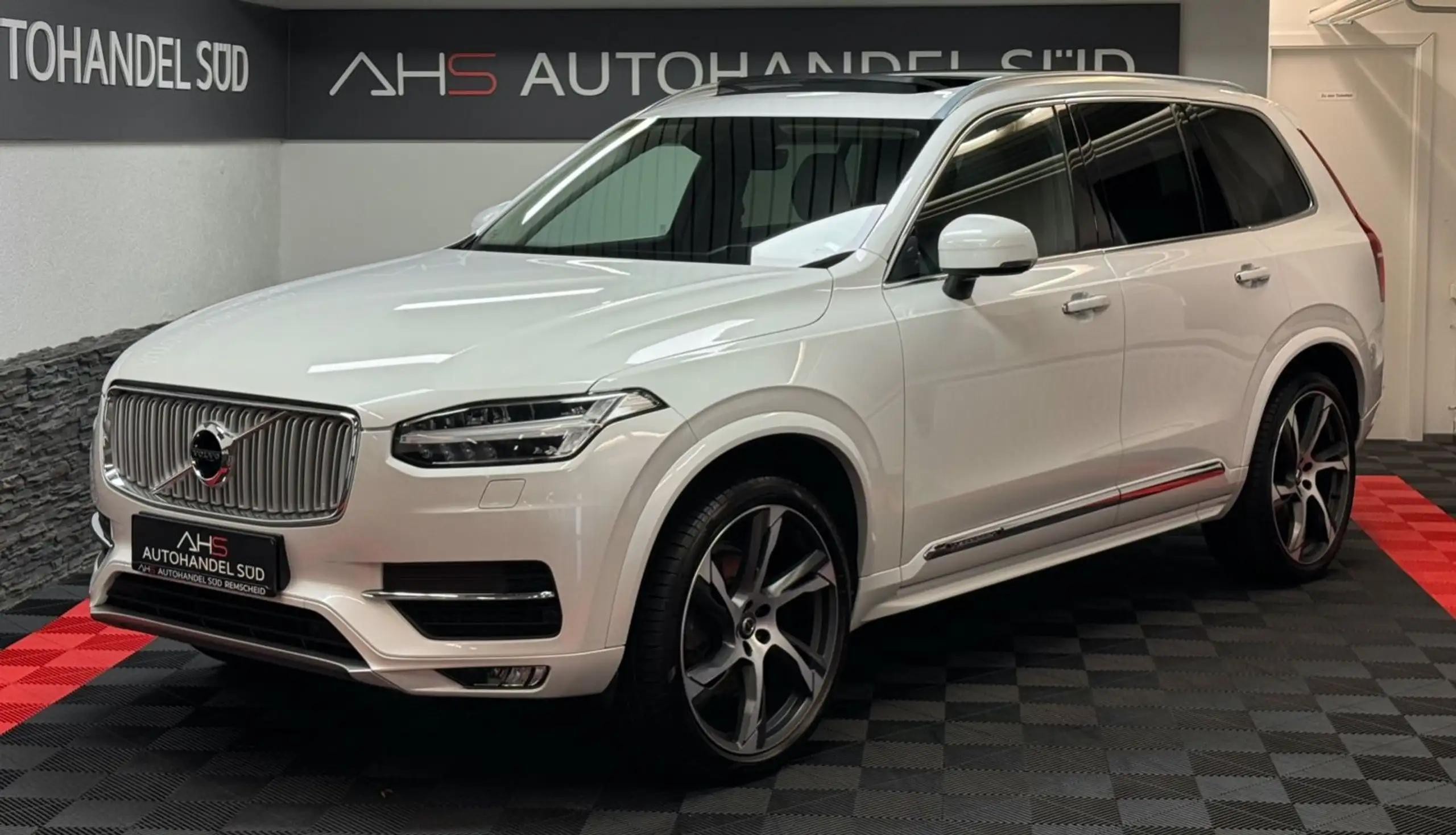 Volvo - XC90