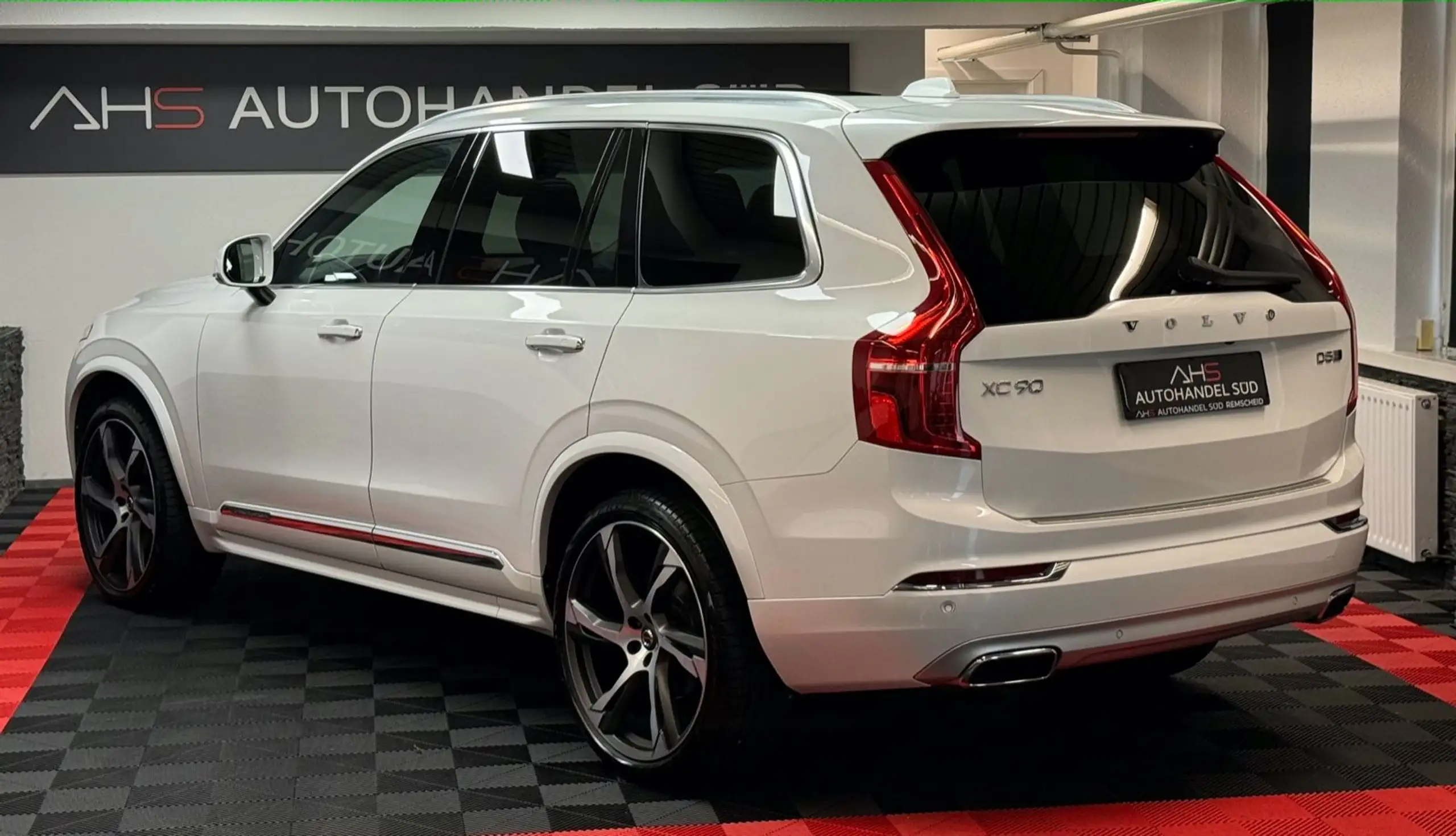 Volvo - XC90