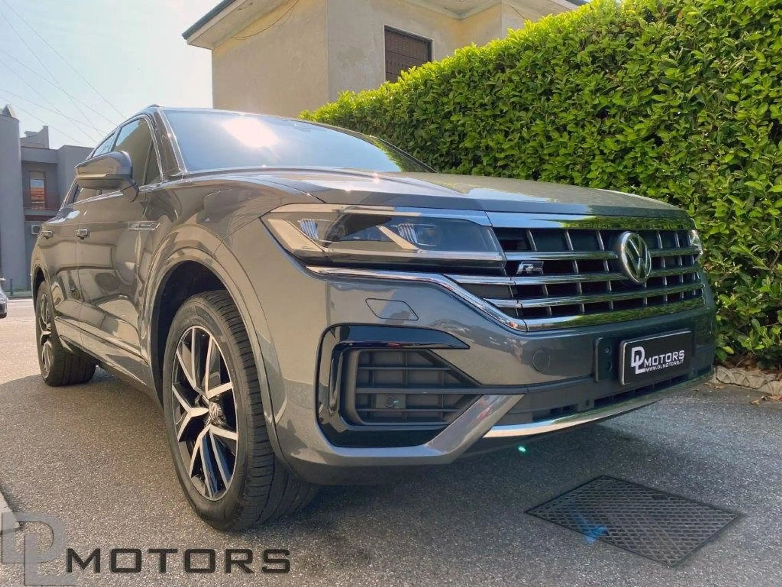 Volkswagen - Touareg