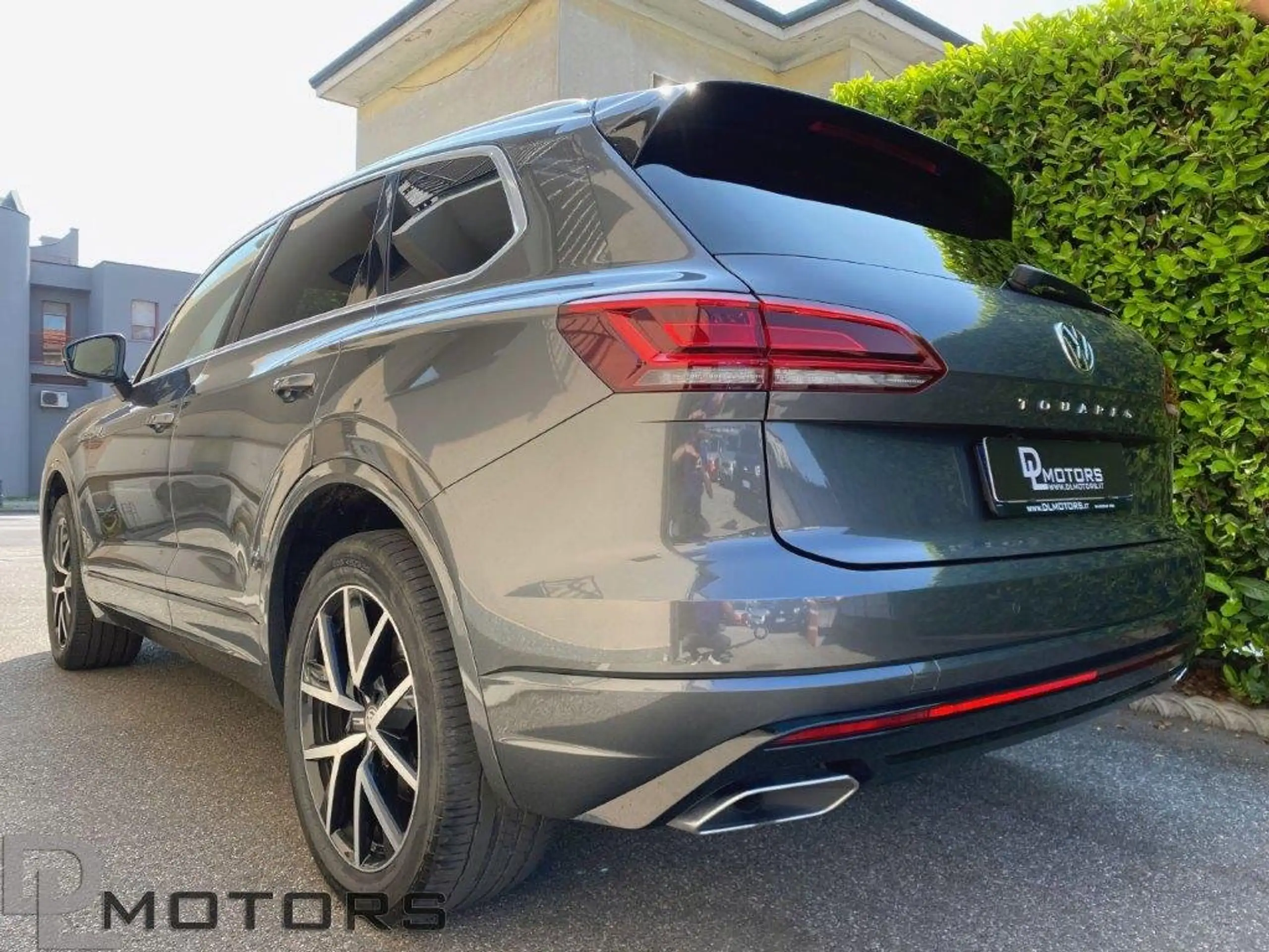 Volkswagen - Touareg