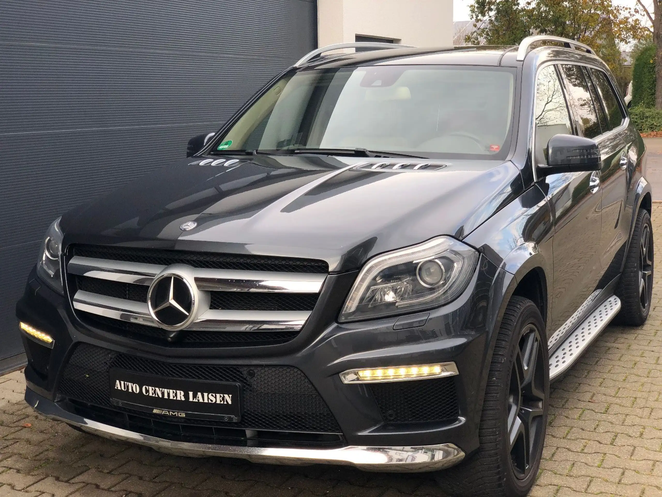 Mercedes-Benz - GL 500