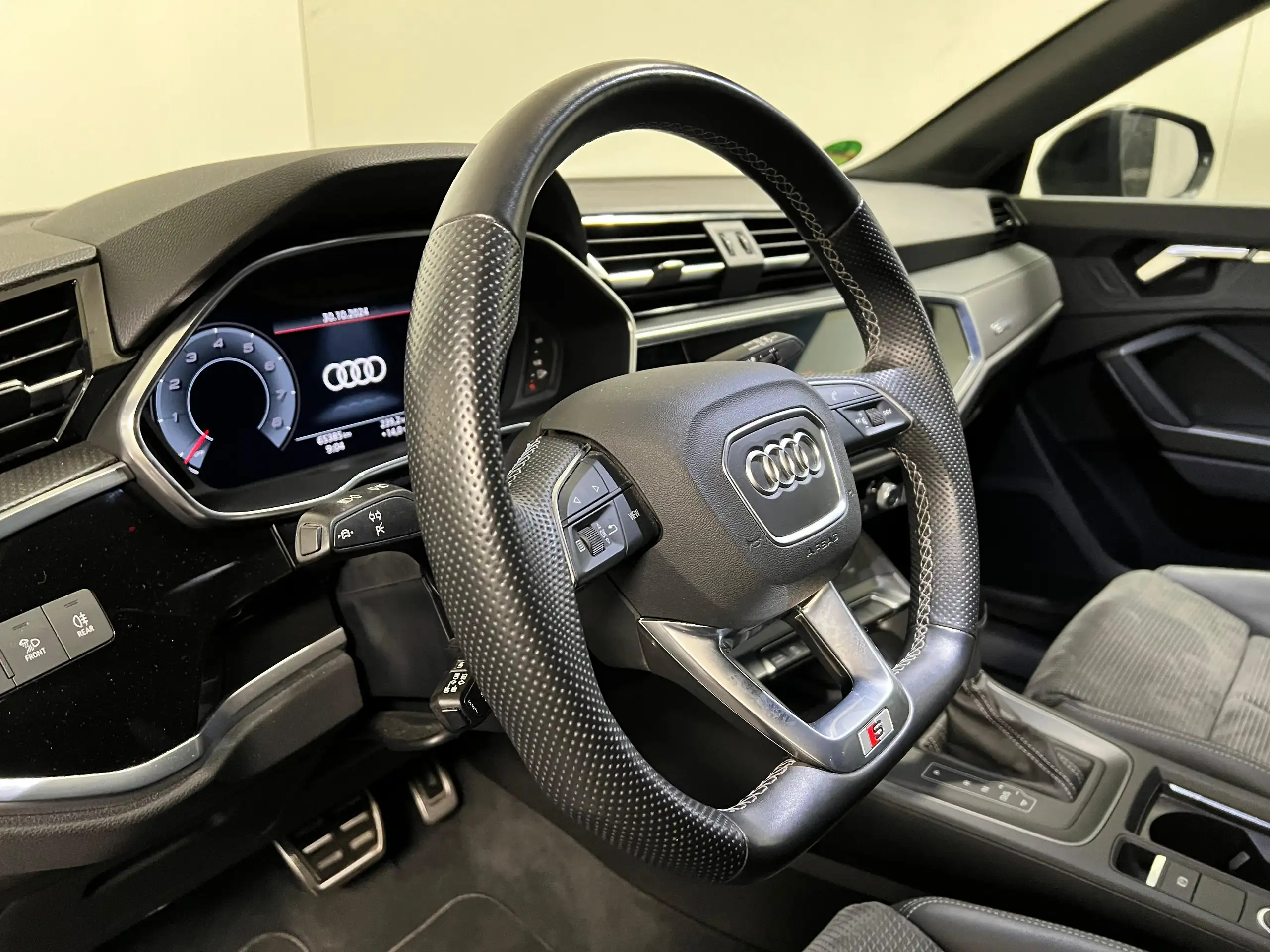 Audi - Q3