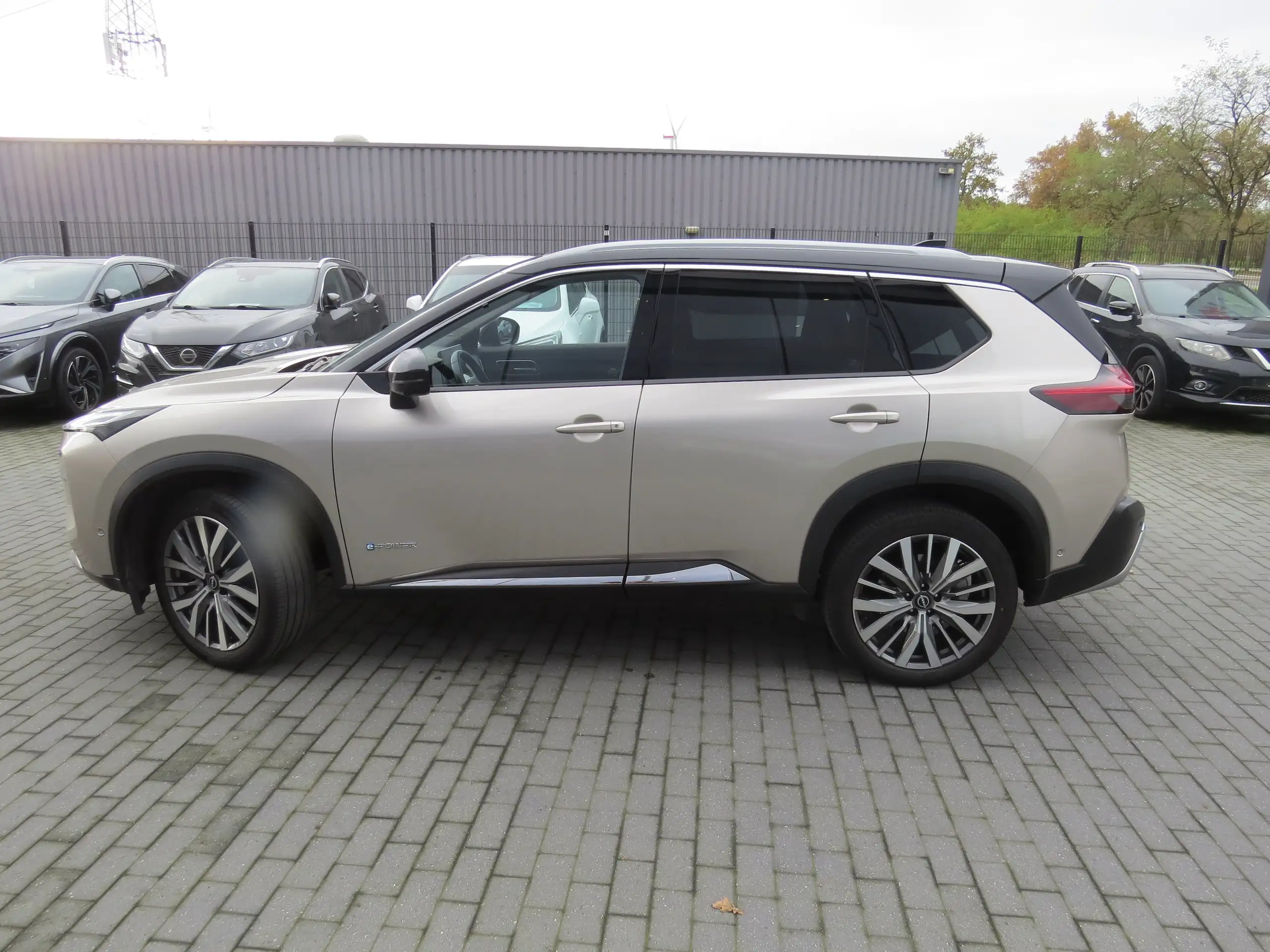 Nissan - X-Trail