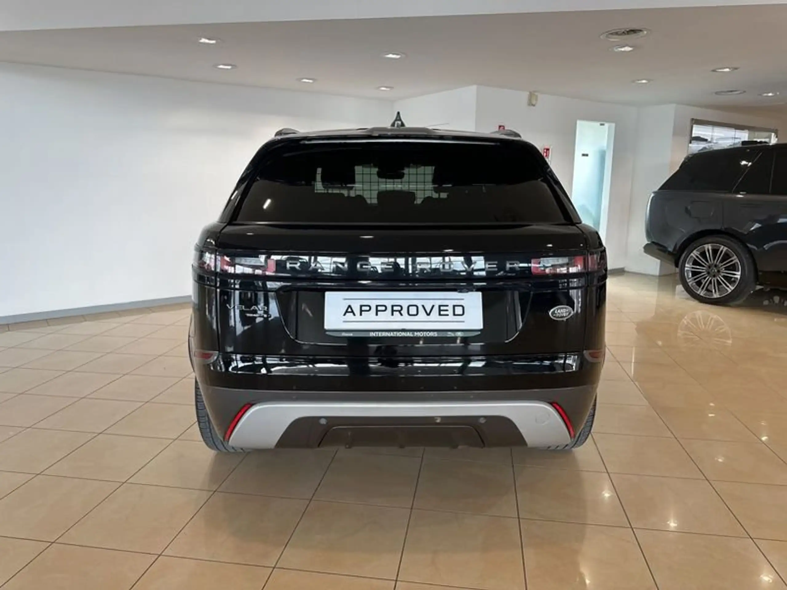 Land Rover - Range Rover Velar