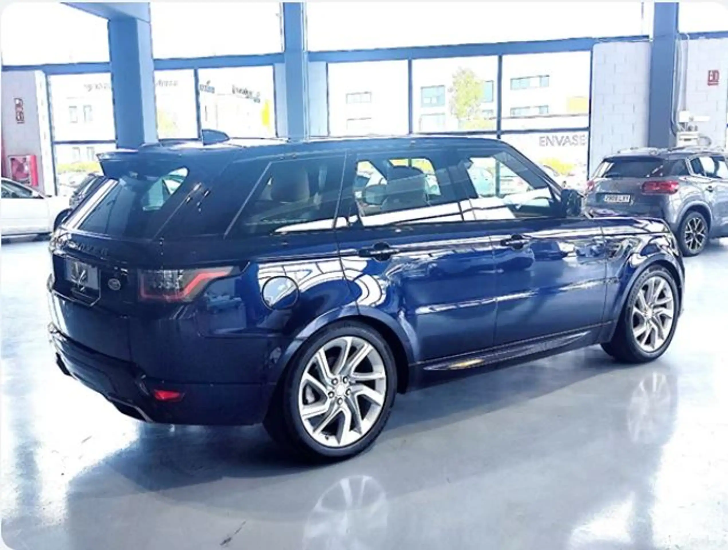 Land Rover - Range Rover Sport