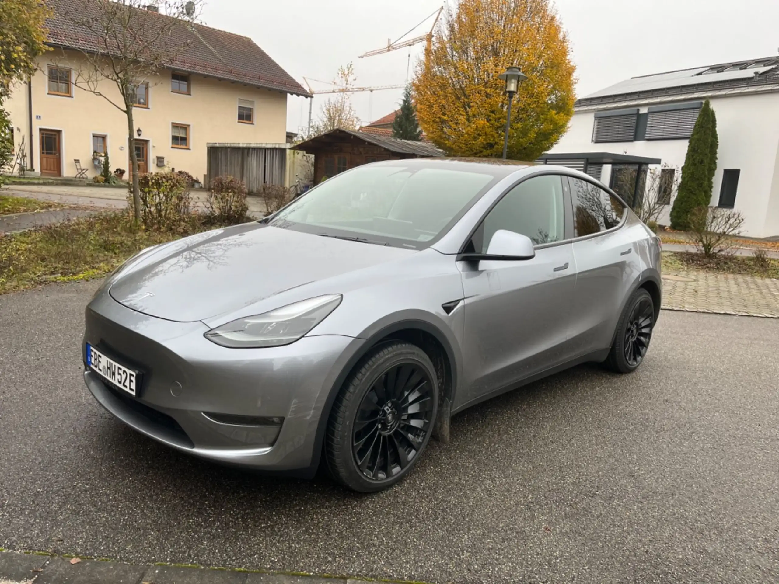 Tesla - Model Y