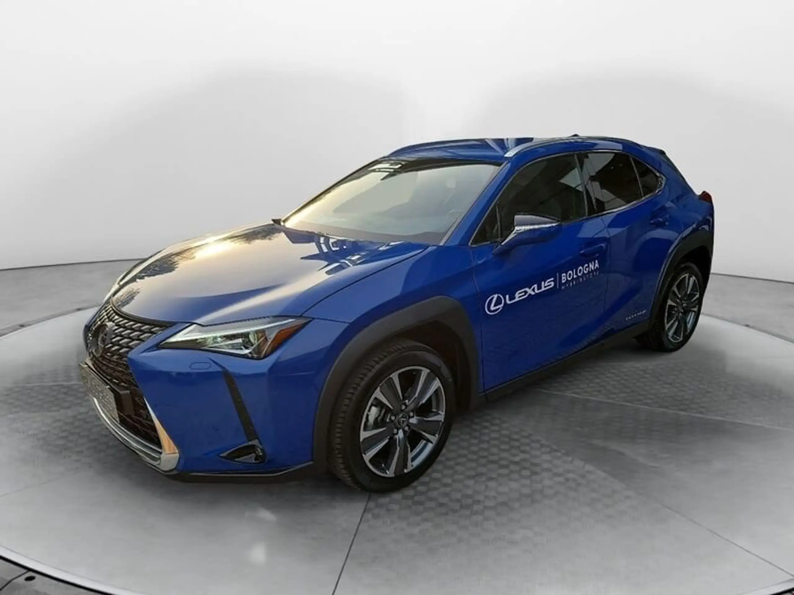 Lexus - UX 300e