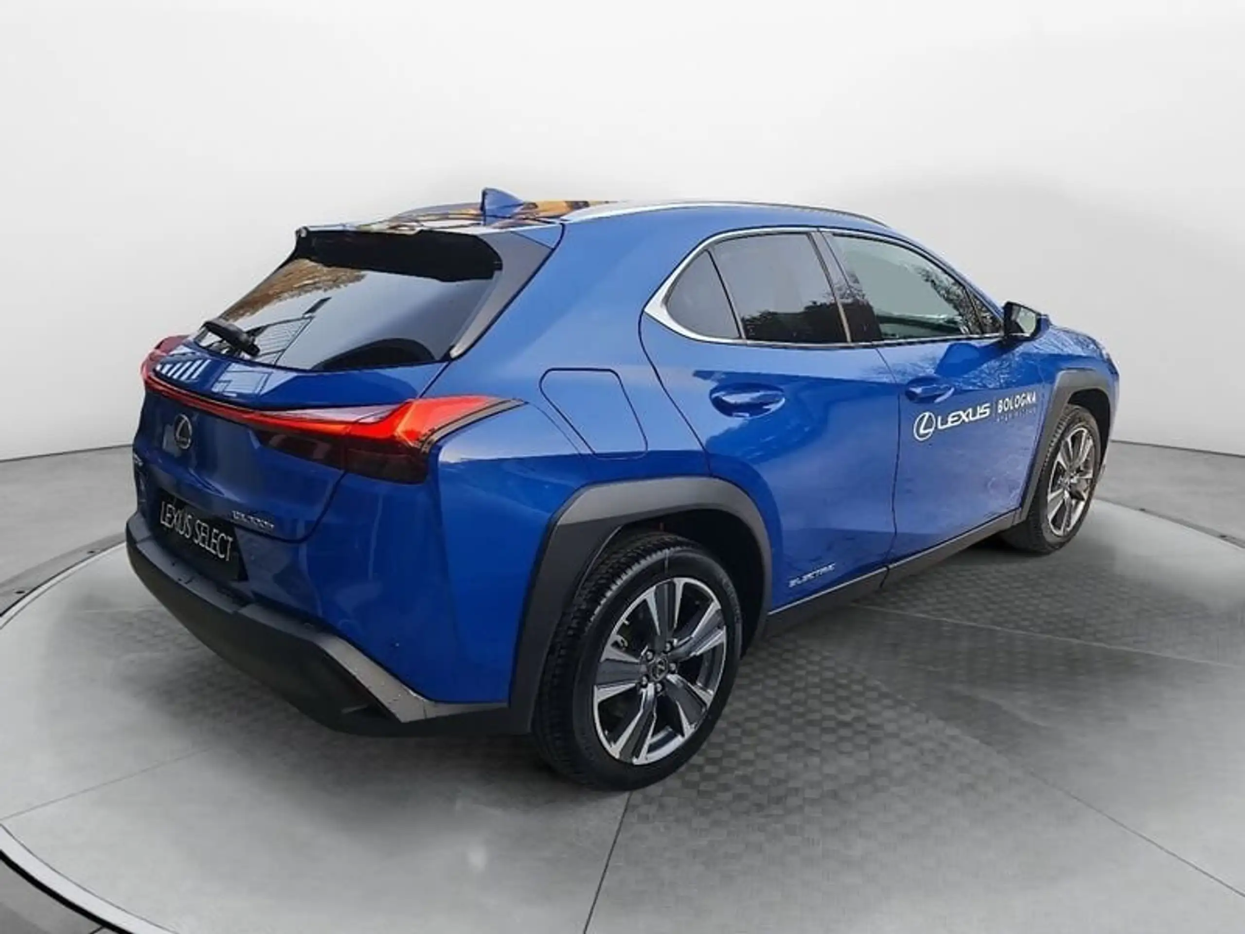 Lexus - UX 300e