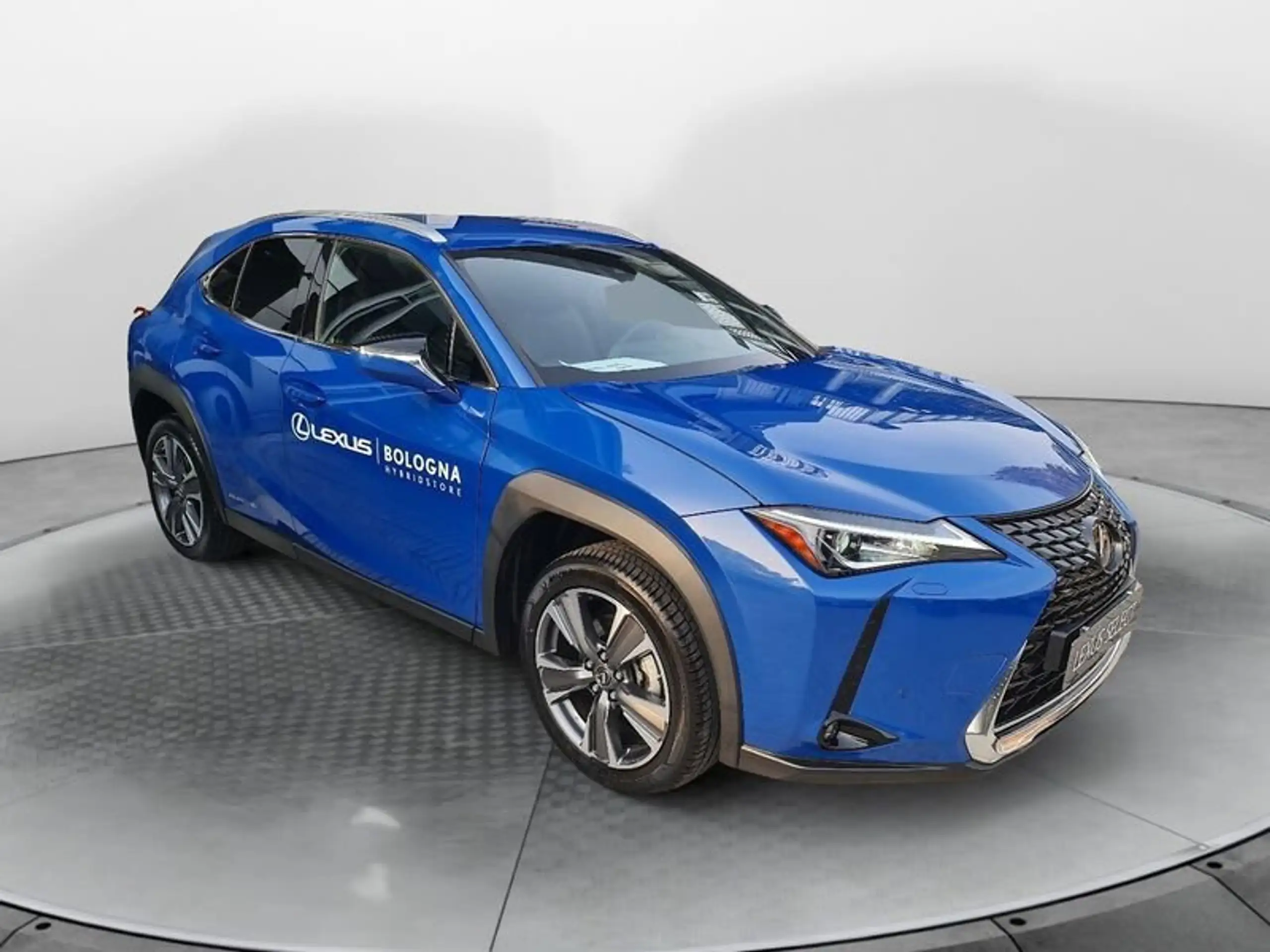 Lexus - UX 300e