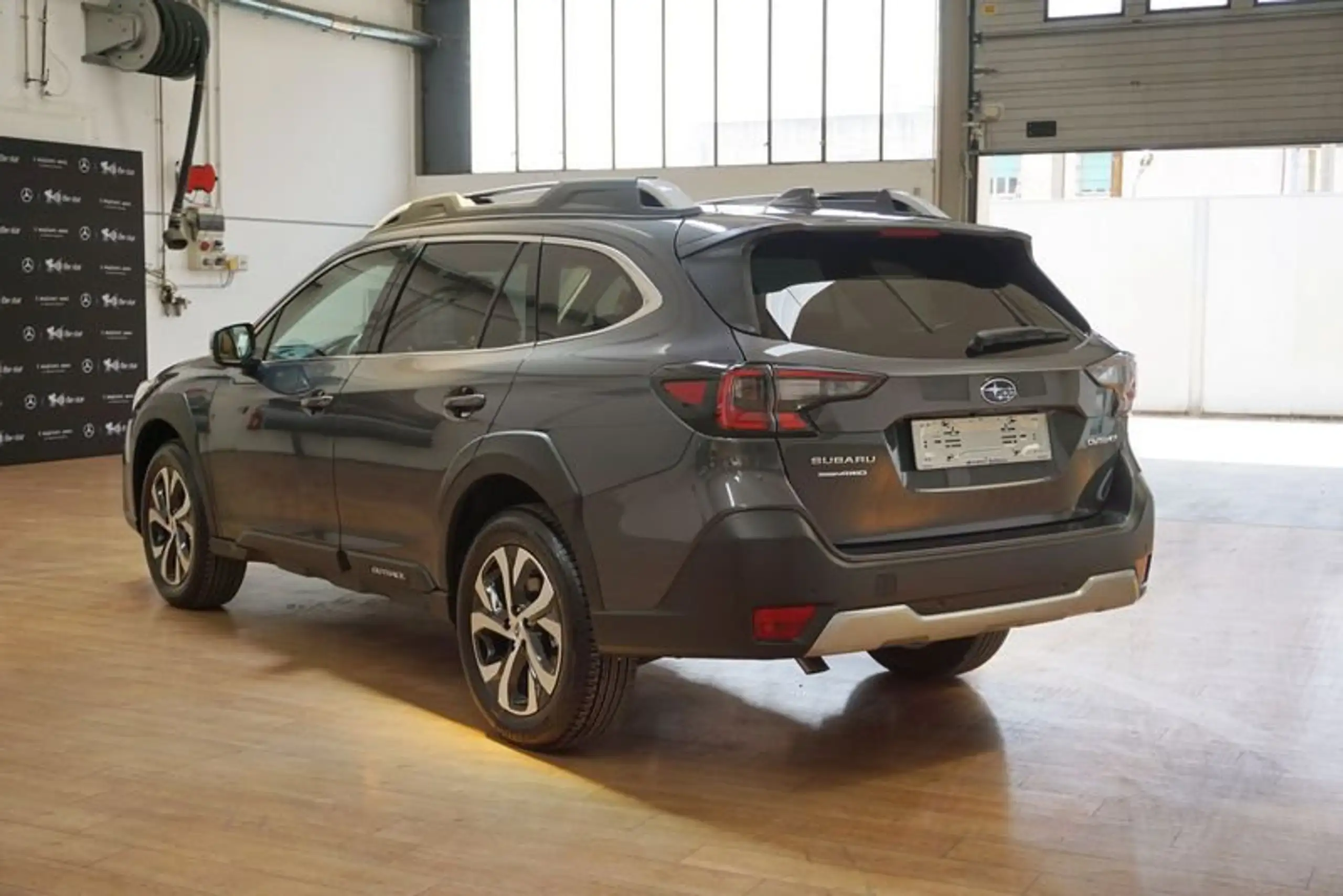 Subaru - OUTBACK