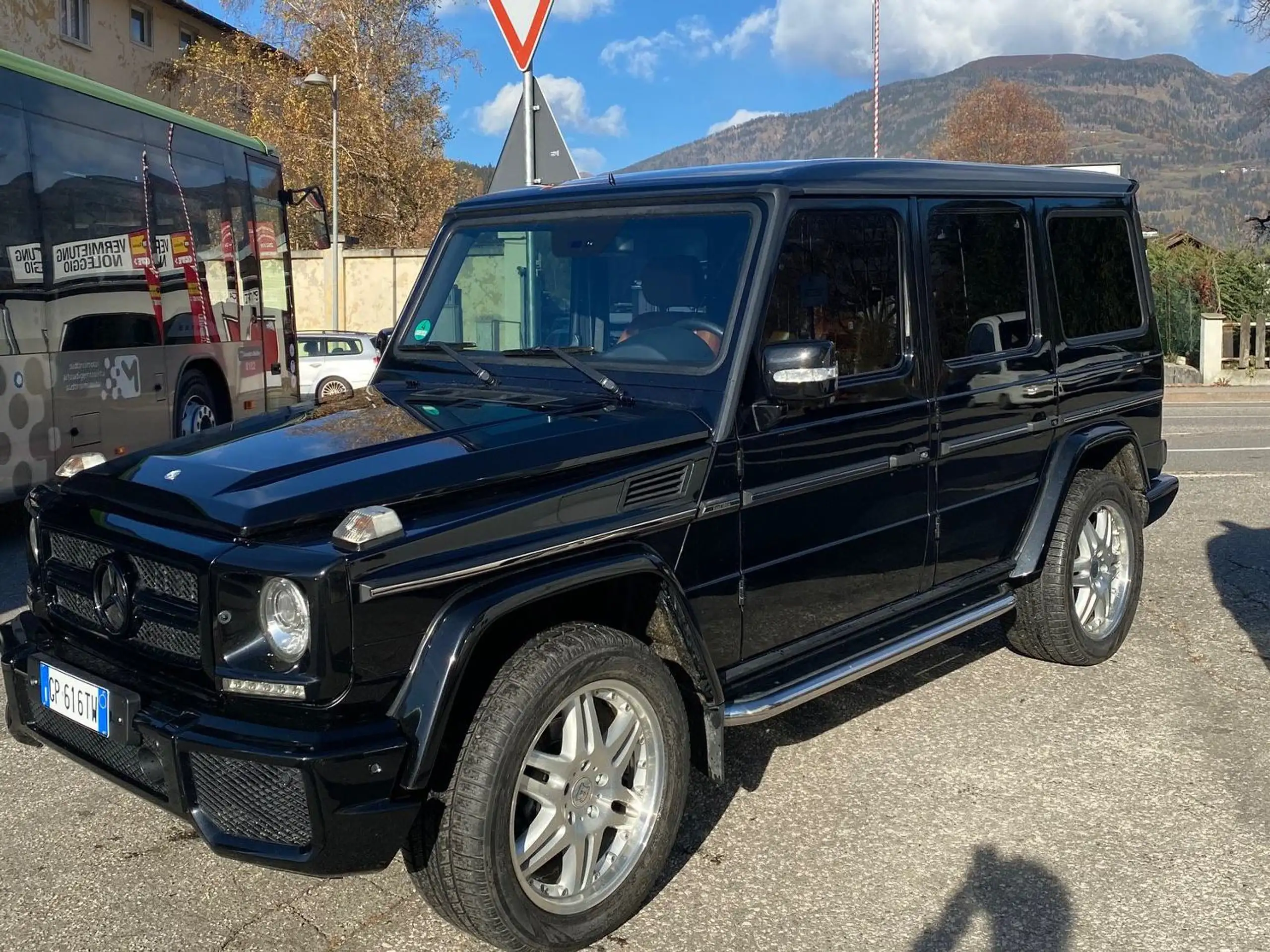 Mercedes-Benz - G 320