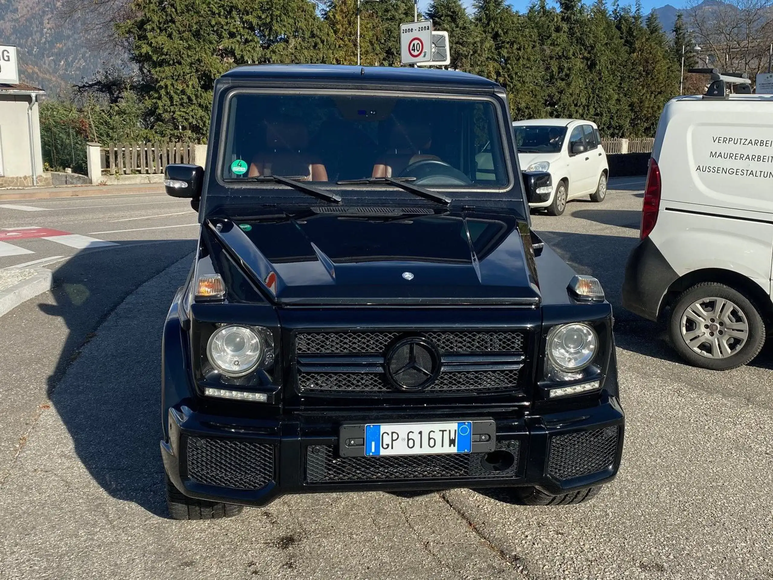 Mercedes-Benz - G 320