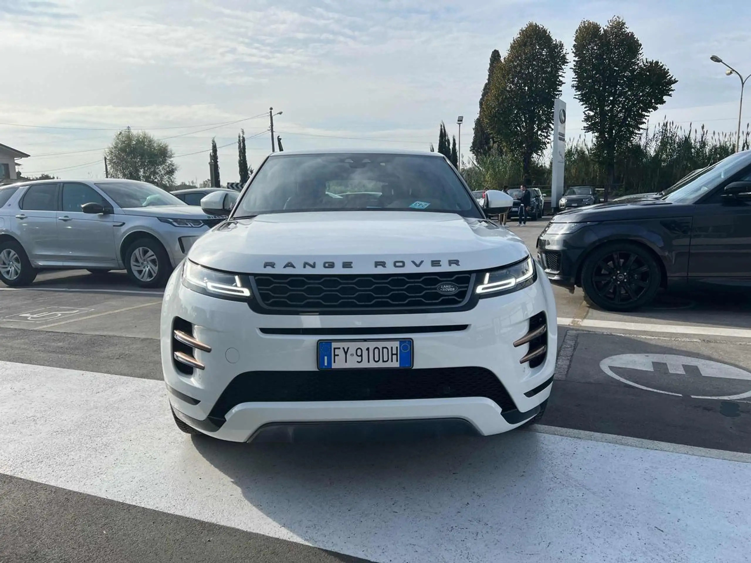 Land Rover - Range Rover Evoque