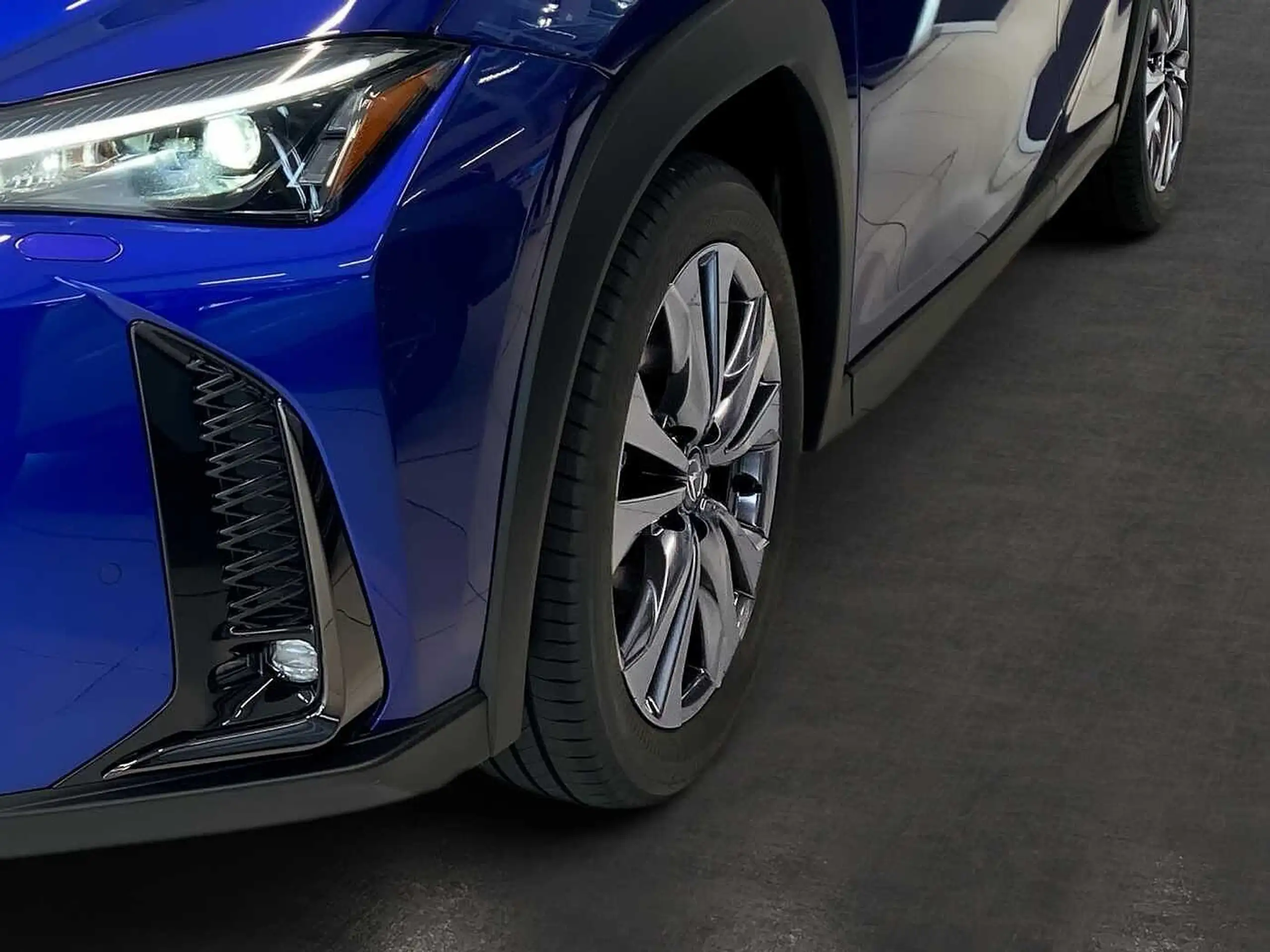 Lexus - UX 300h