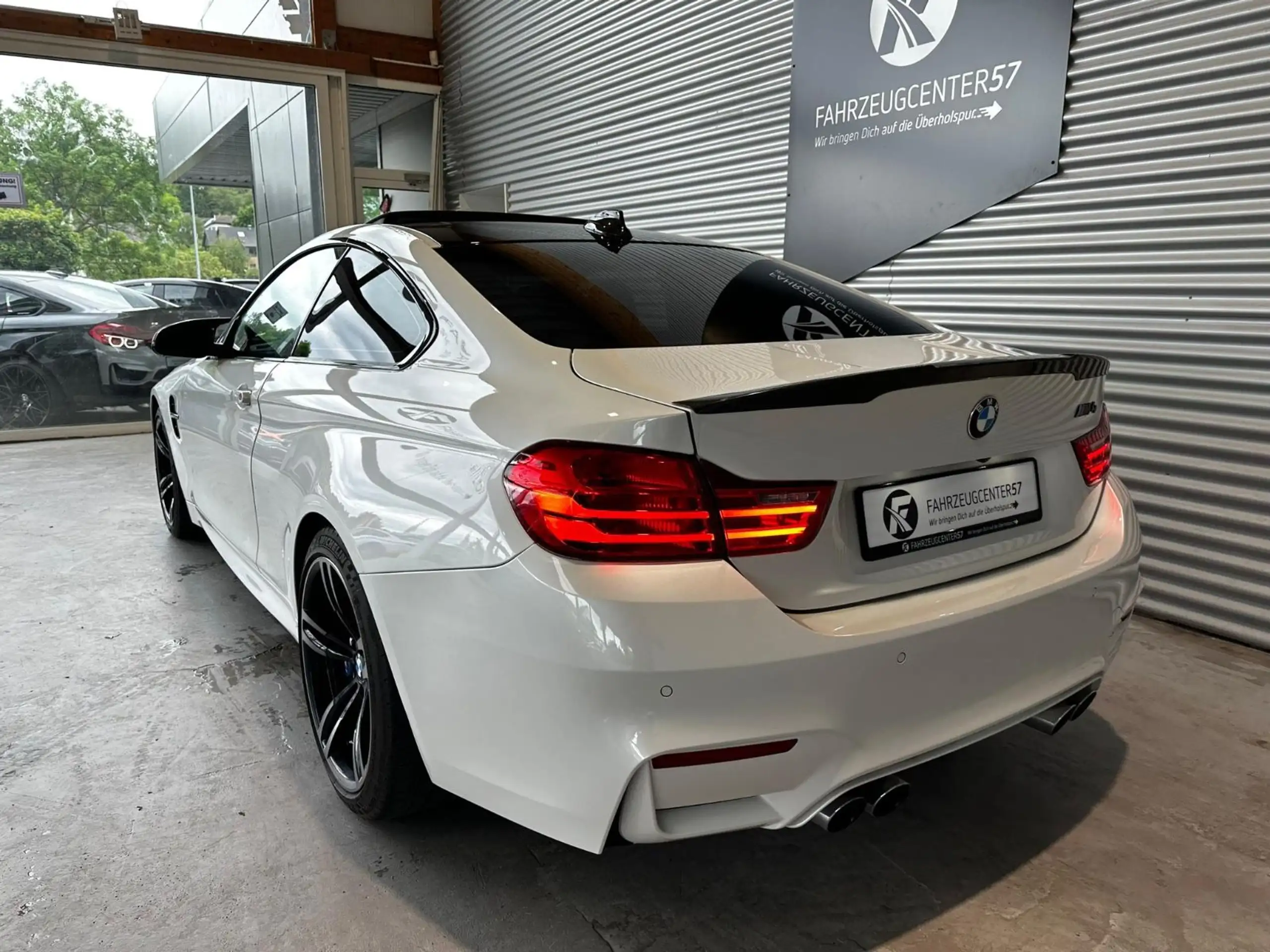 BMW - M4