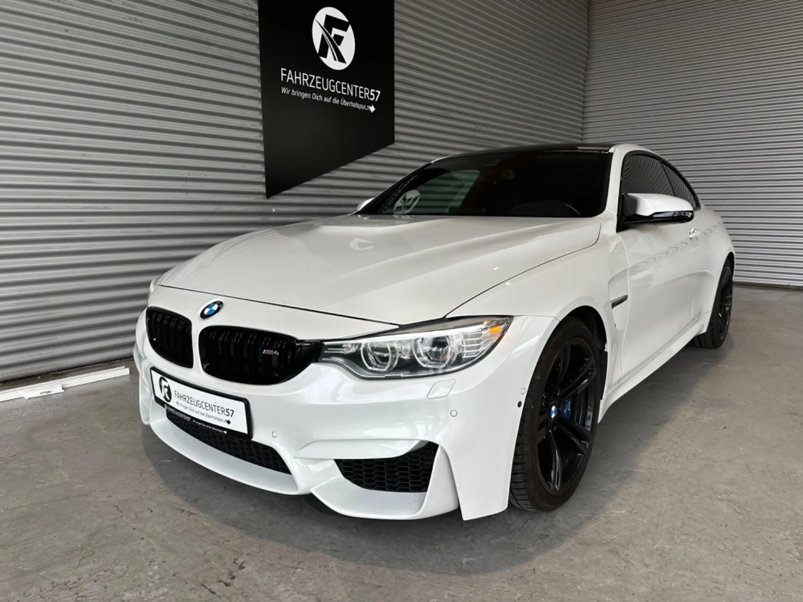 BMW - M4