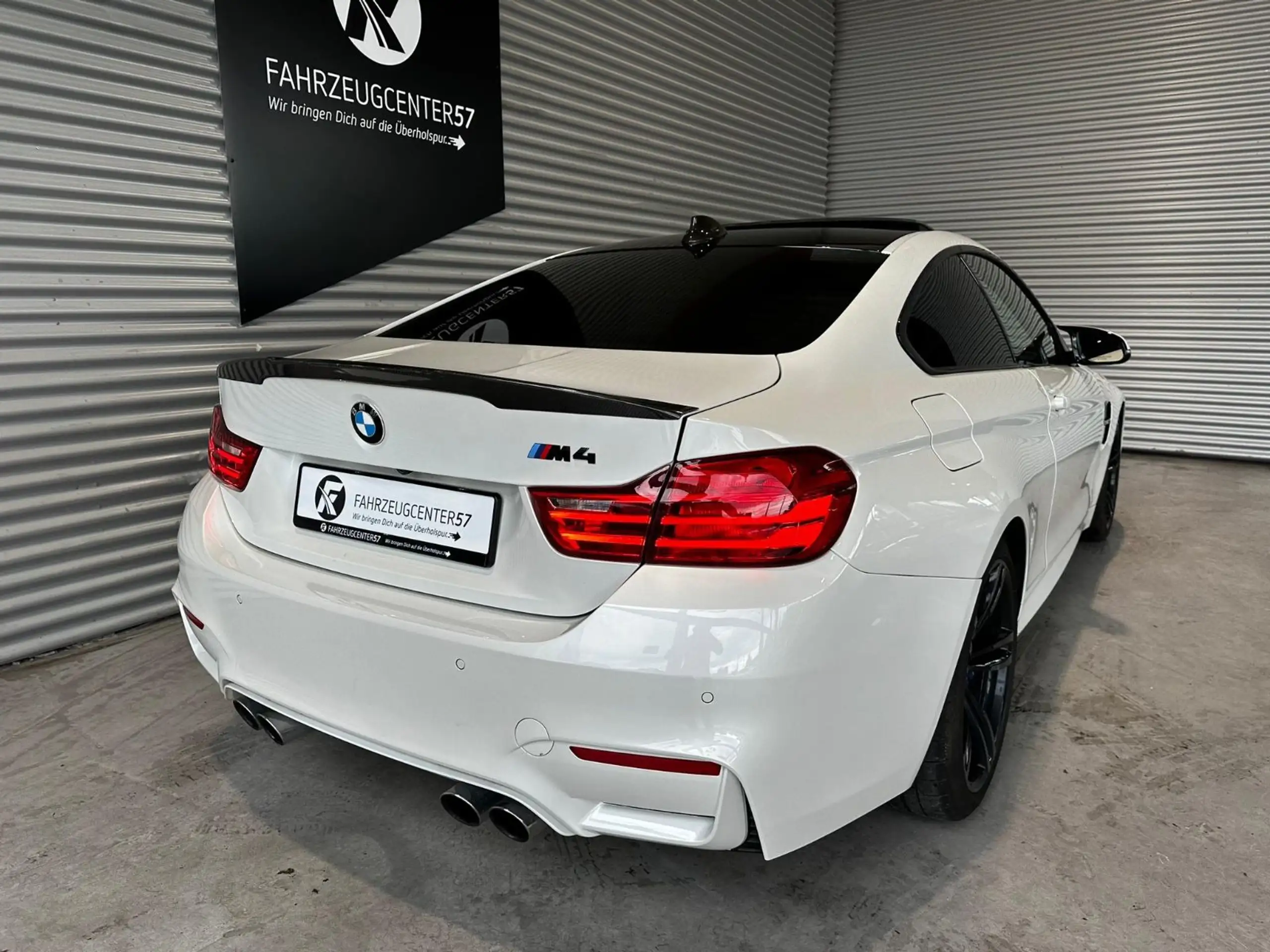 BMW - M4