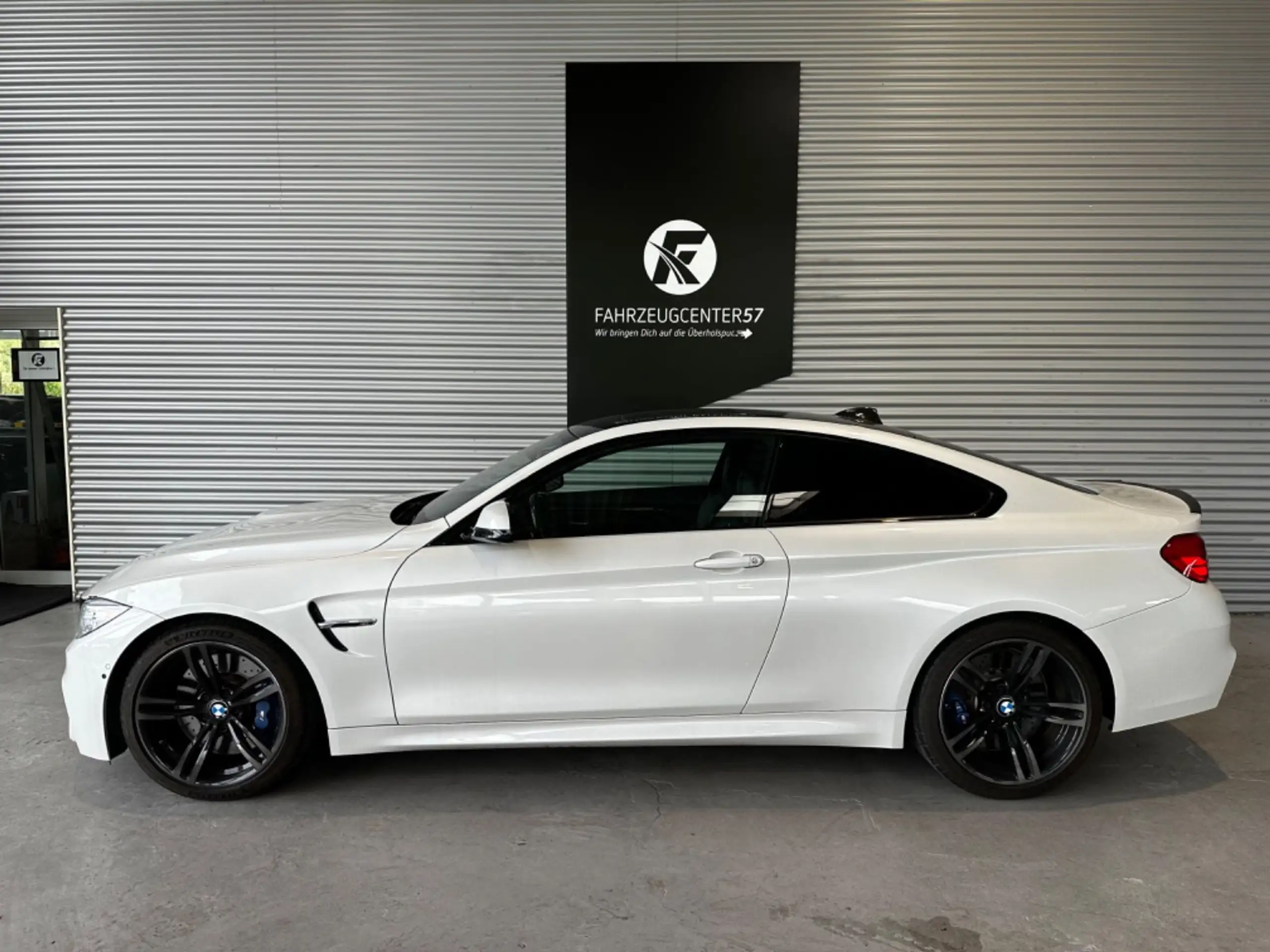 BMW - M4