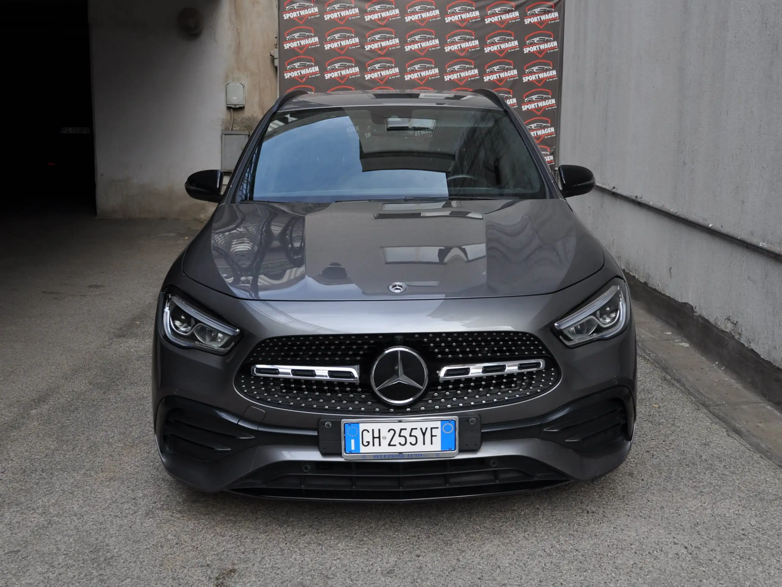 Mercedes-Benz - GLA 200