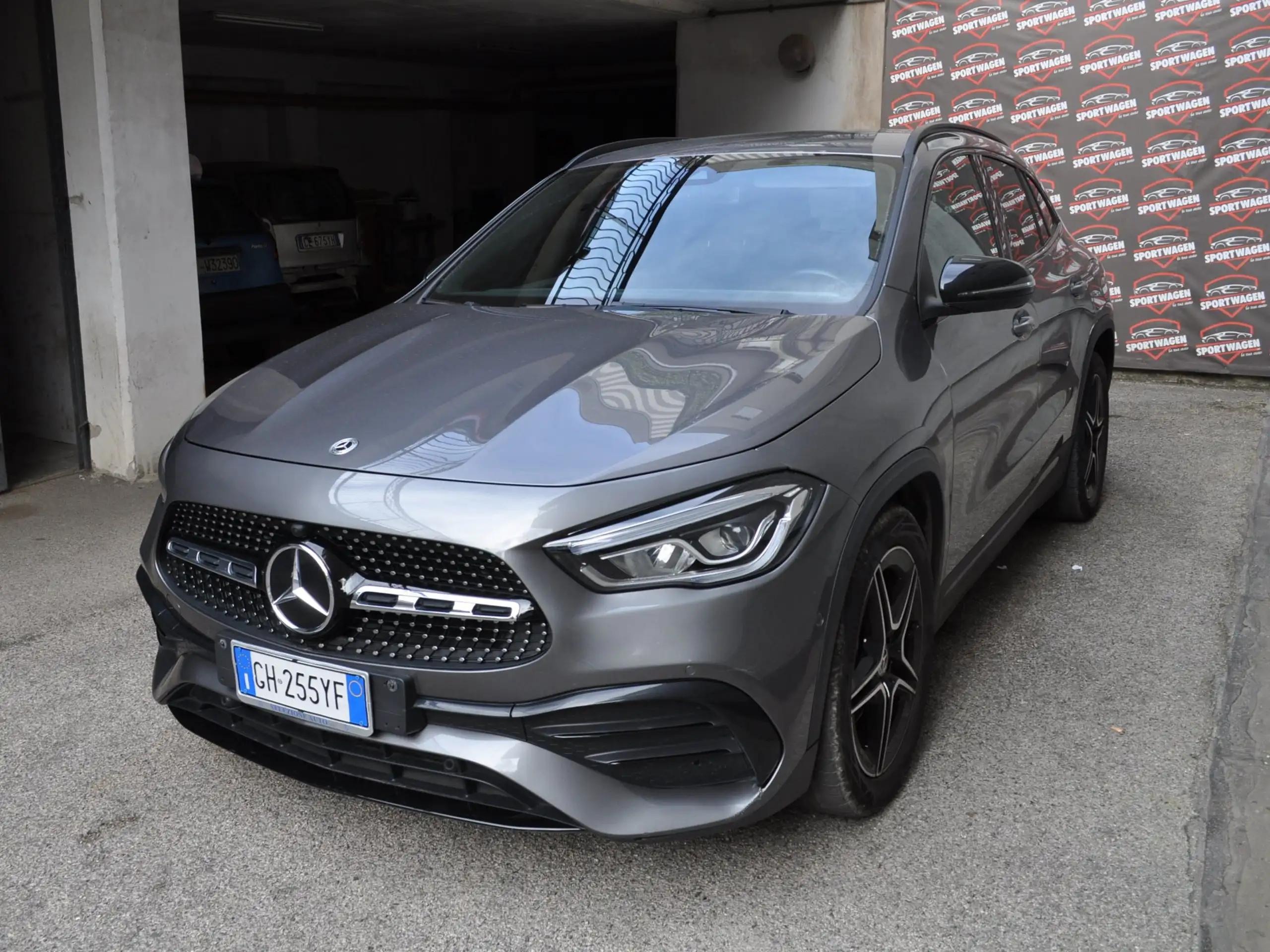 Mercedes-Benz - GLA 200